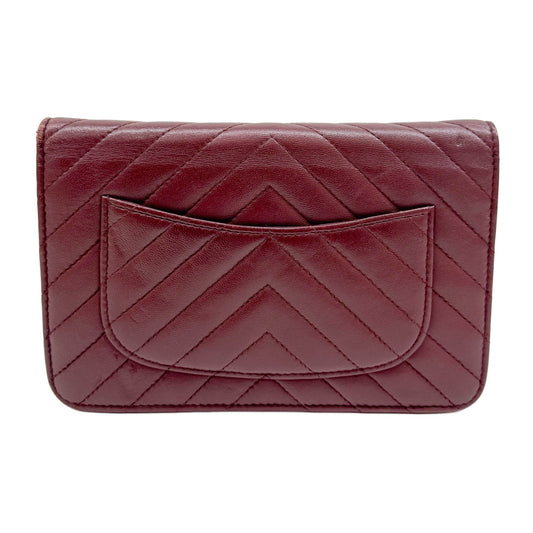 Wallet On Chain 2017-2018 Chevron Bordeaux Leather Crossbody Bag