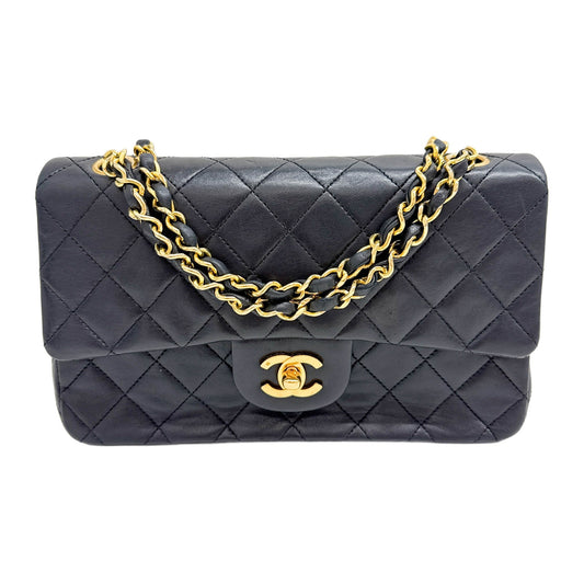 Small Classic Double Flap 1986-1988 Matelasse Black Leather Shoulder Bag