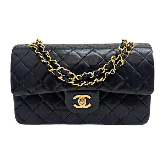 Small Classic Double Flap 1989-1991 Matelasse Black Leather Shoulder Bag