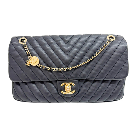 Classic Flap 2012 Chevron Black Leather Shoulder Bag