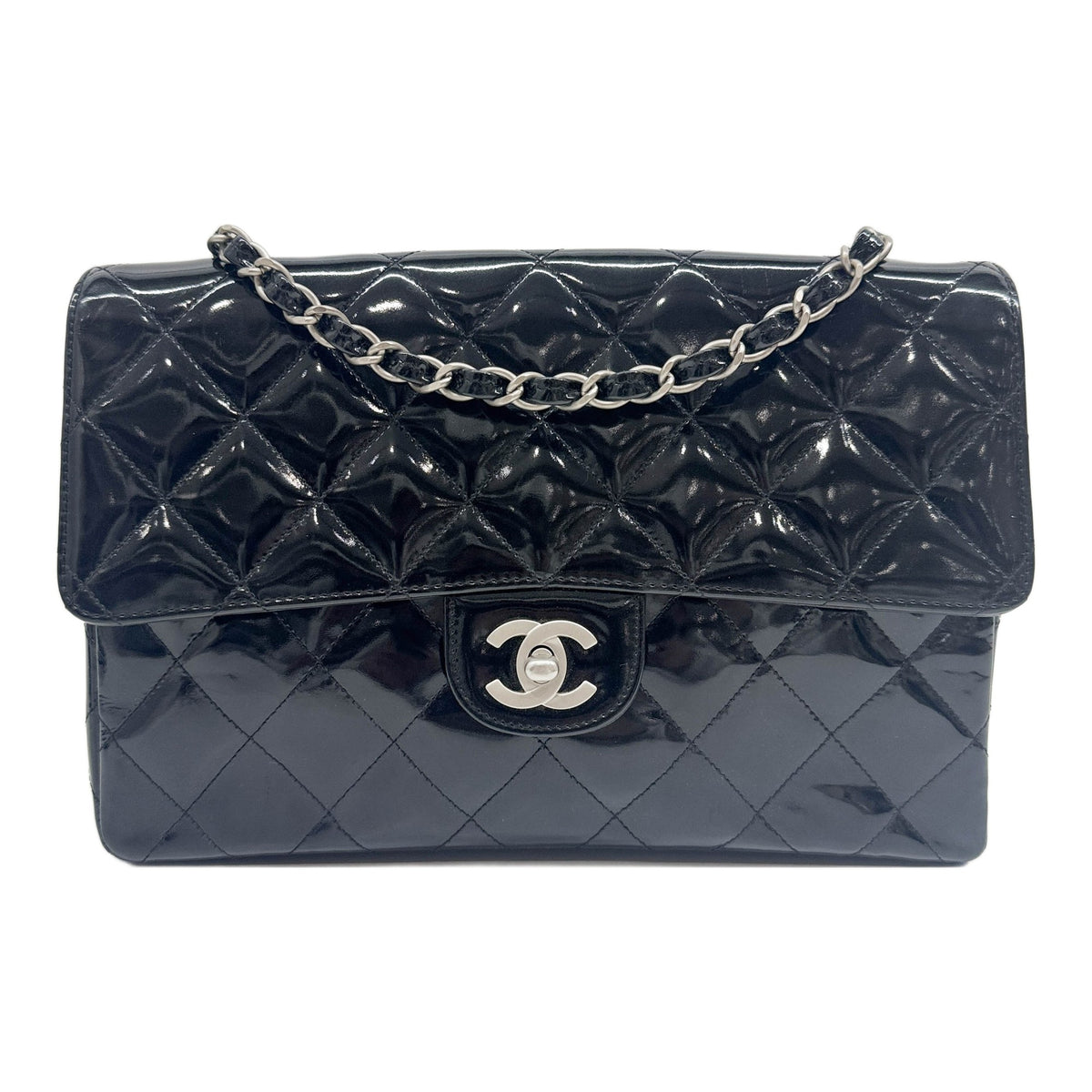 Medium Classic Flap 2000-2002 Matelasse Black Patent Leather Shoulder Bag