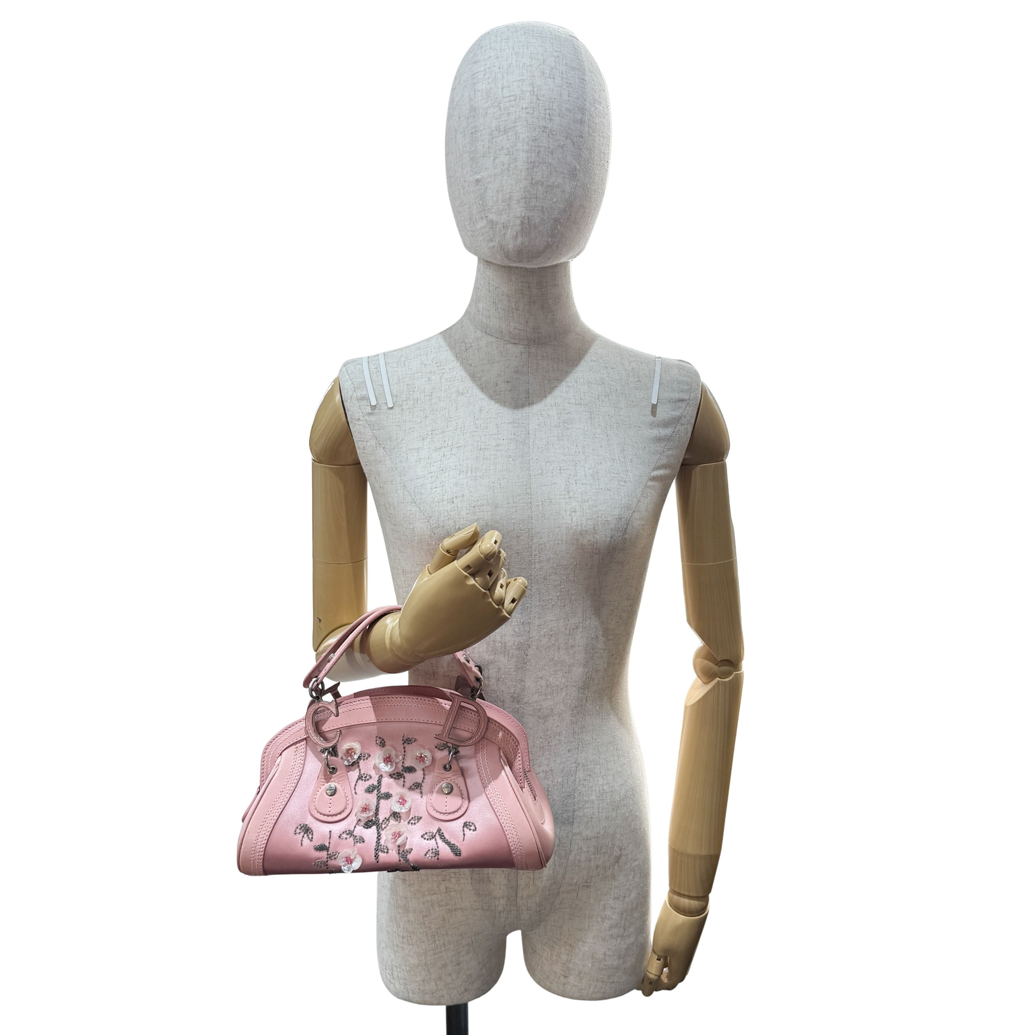 Vintage Pink Embroidered Beaded Satin Hand Bag