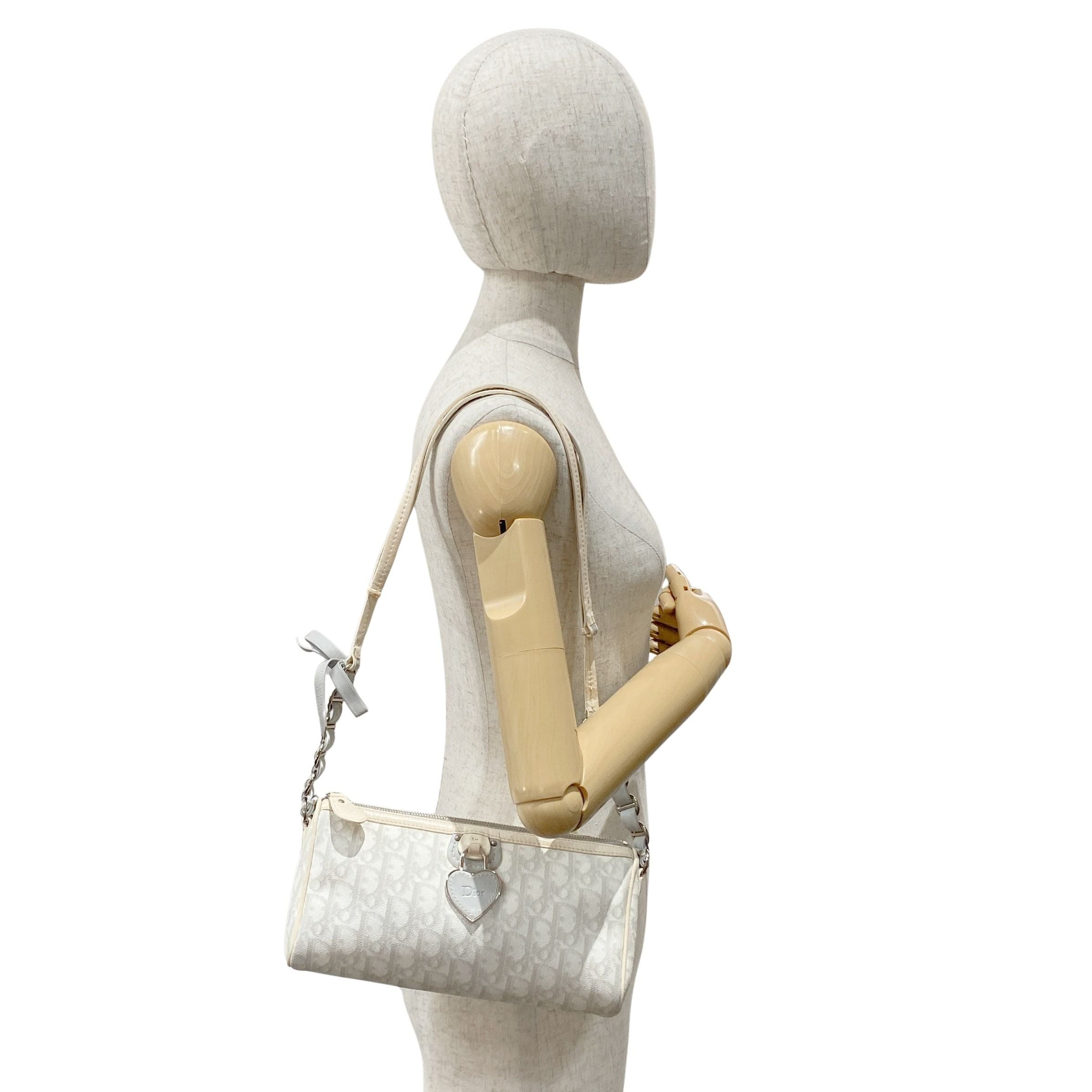 Romantique White Trotter Shoulder Bag