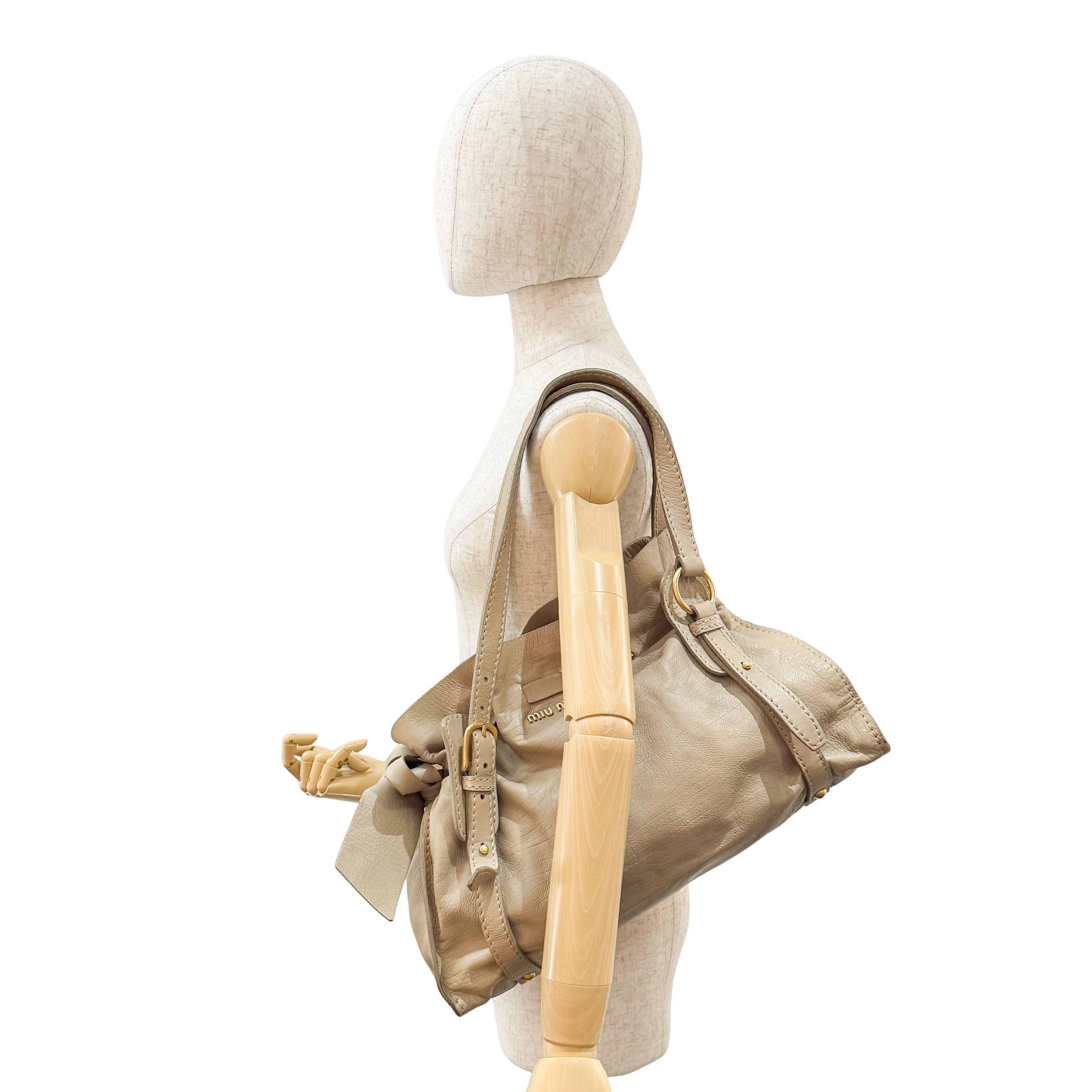 Vintage Beige Leather Shoulder Bag