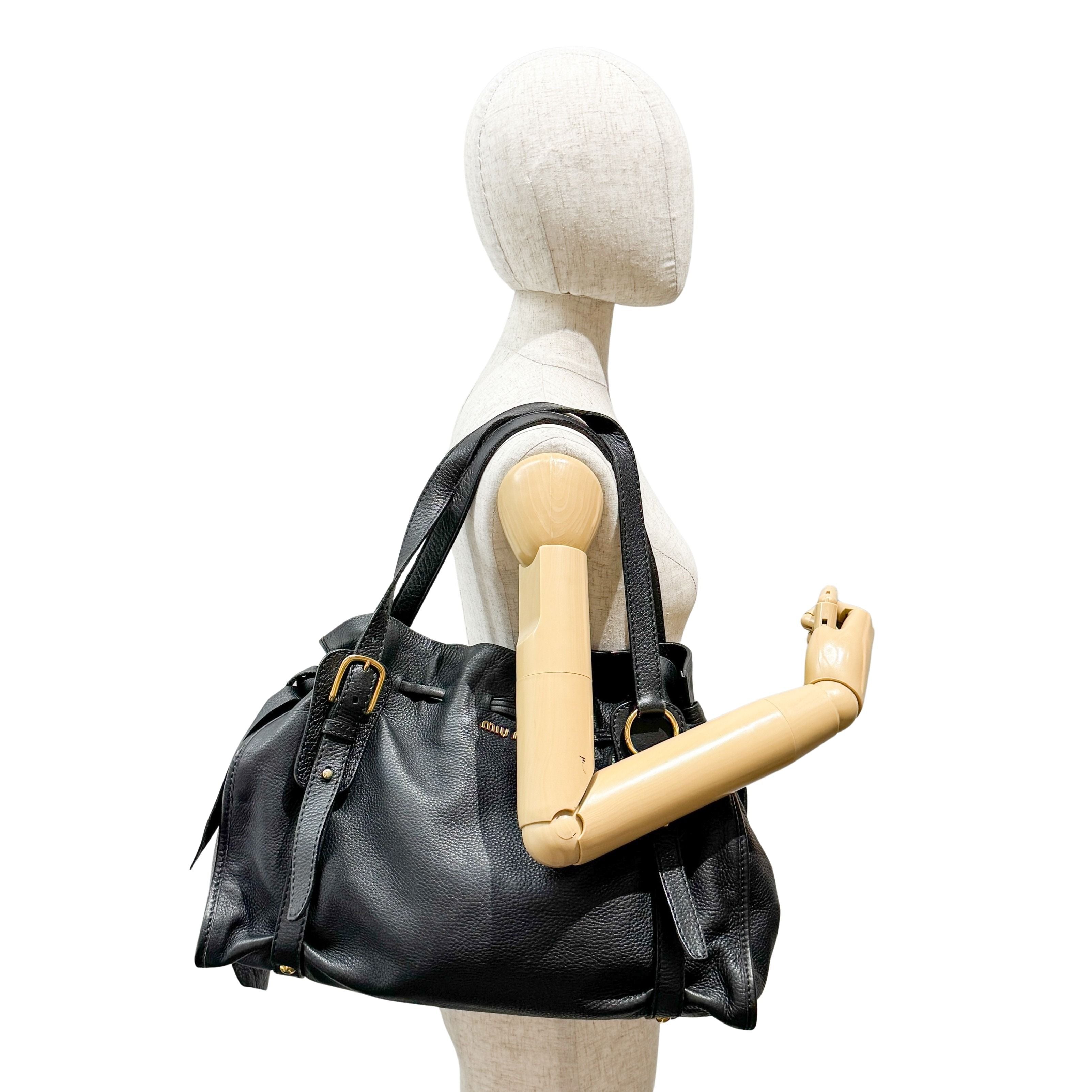 Vitello Lux Bow Bag Black Calfskin Leather Shoulder Bag