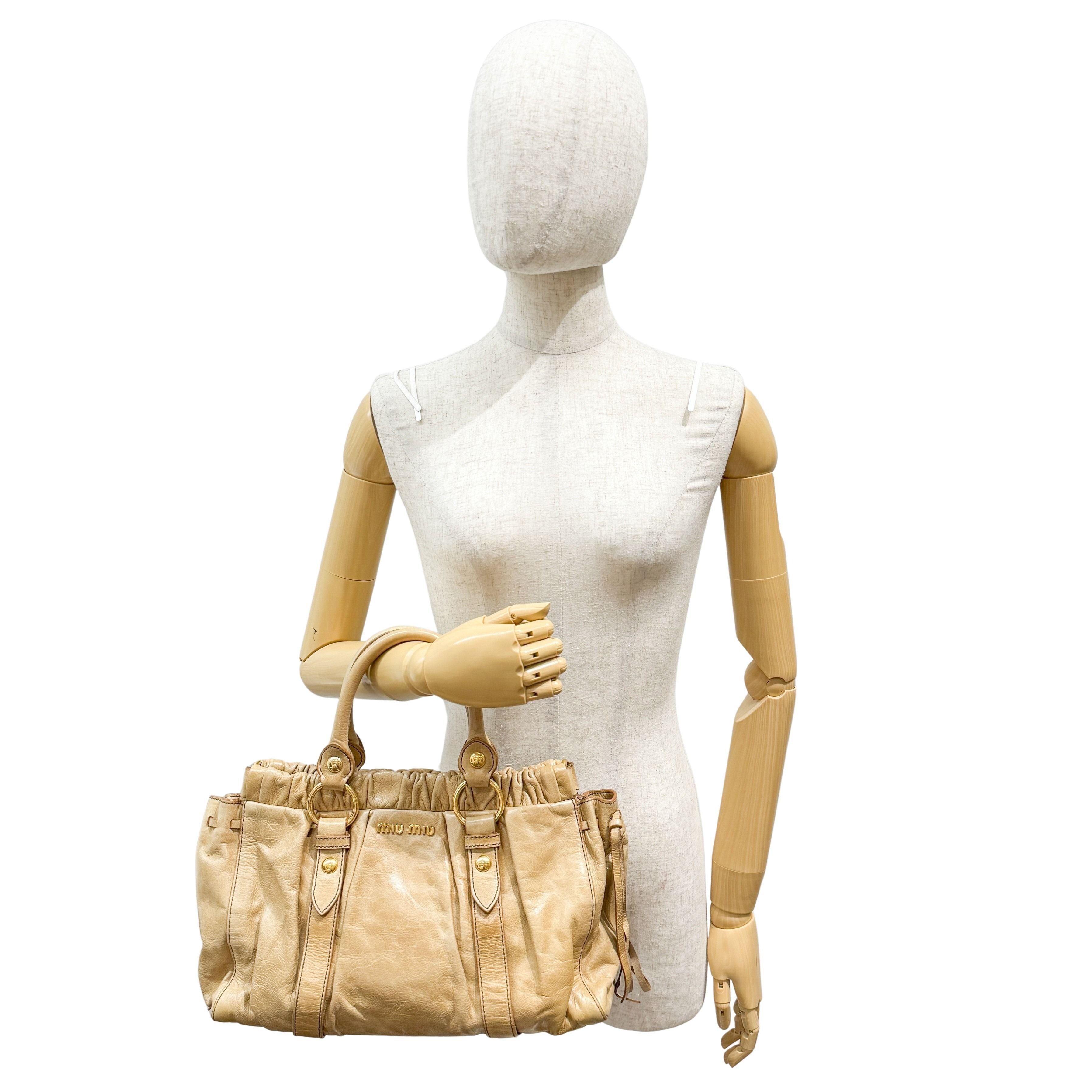 Vittelo Beige Leather Handle Bag