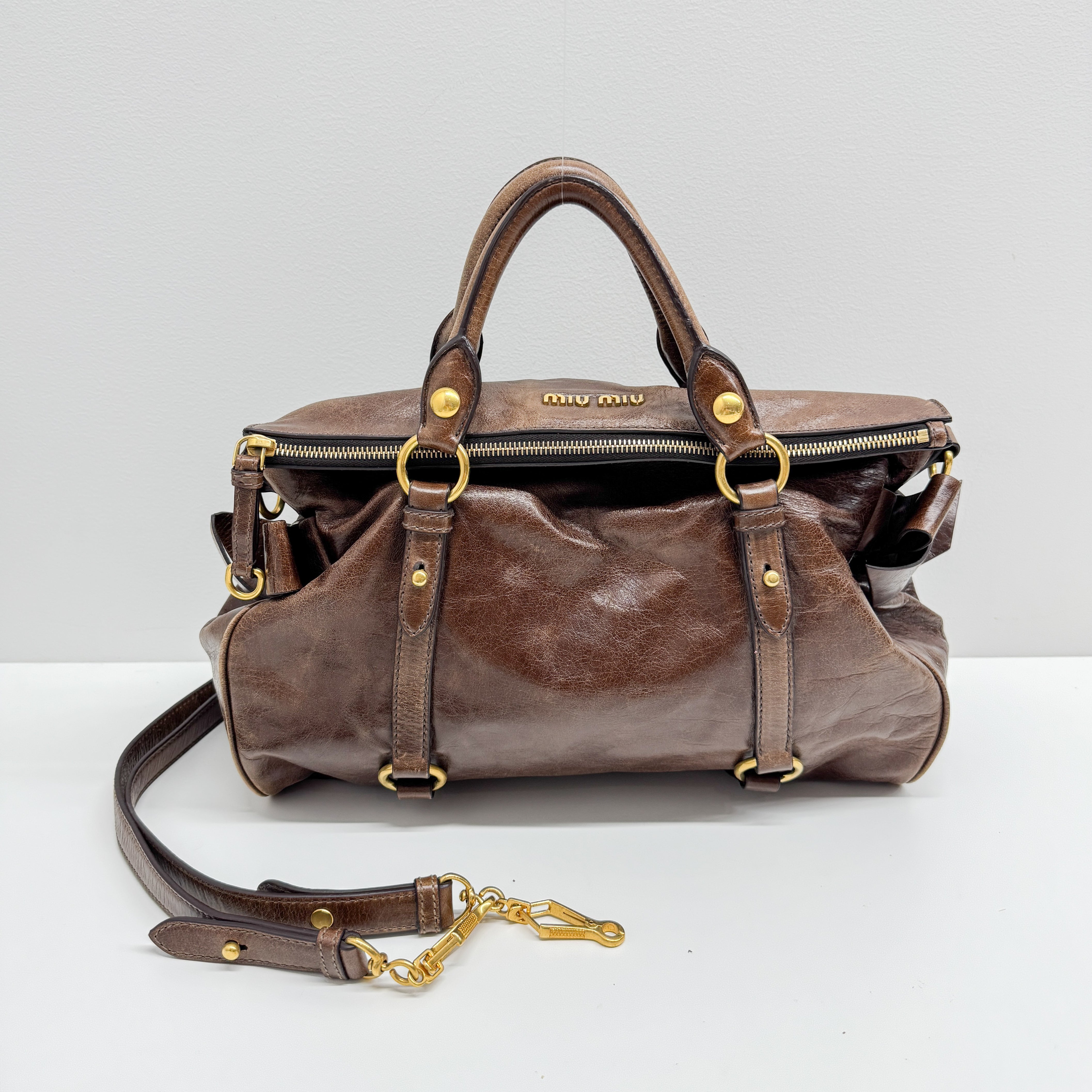 Vitello Lux Bow Brown Calfskin Leather Hand Bag
