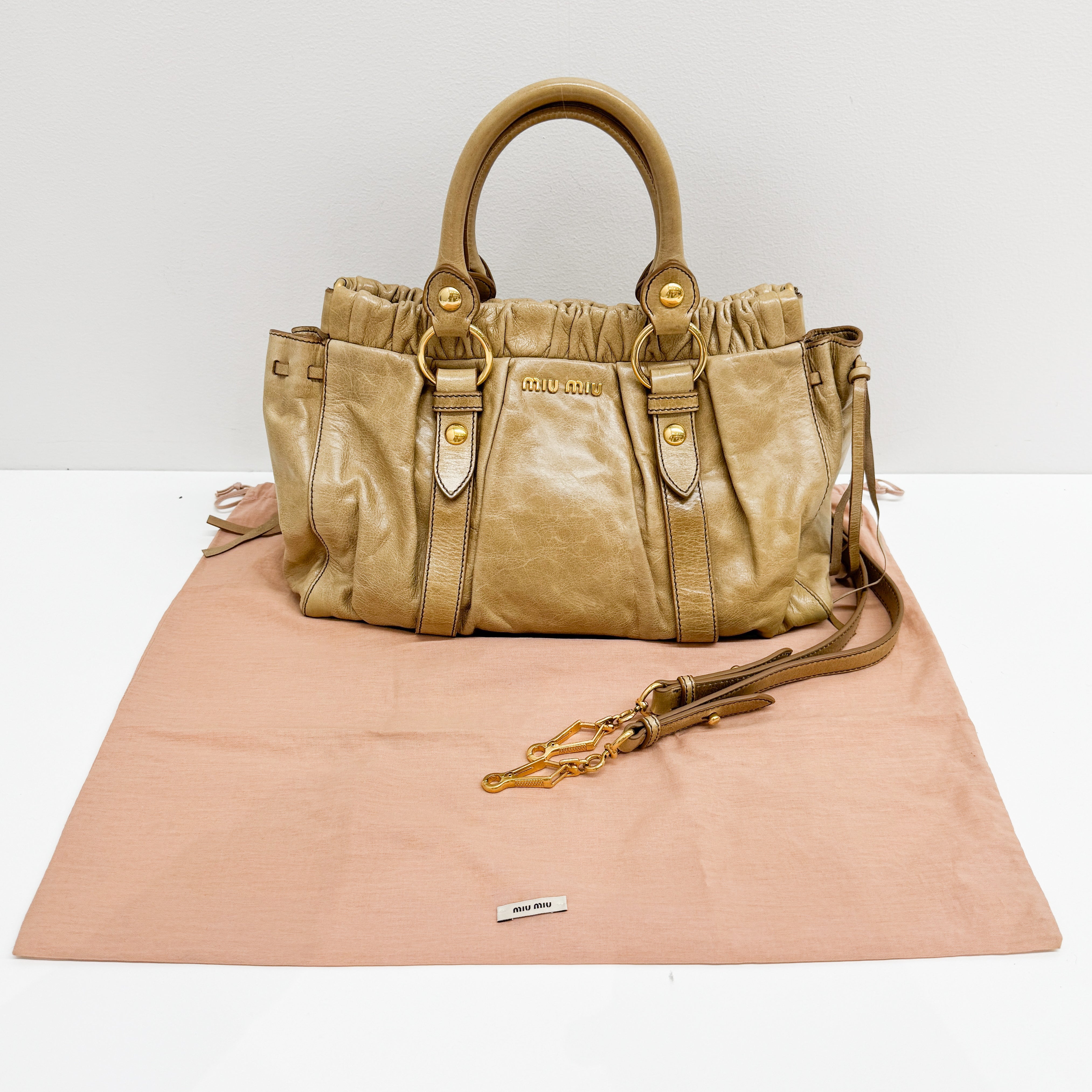 Vittelo Beige Leather Handle Bag