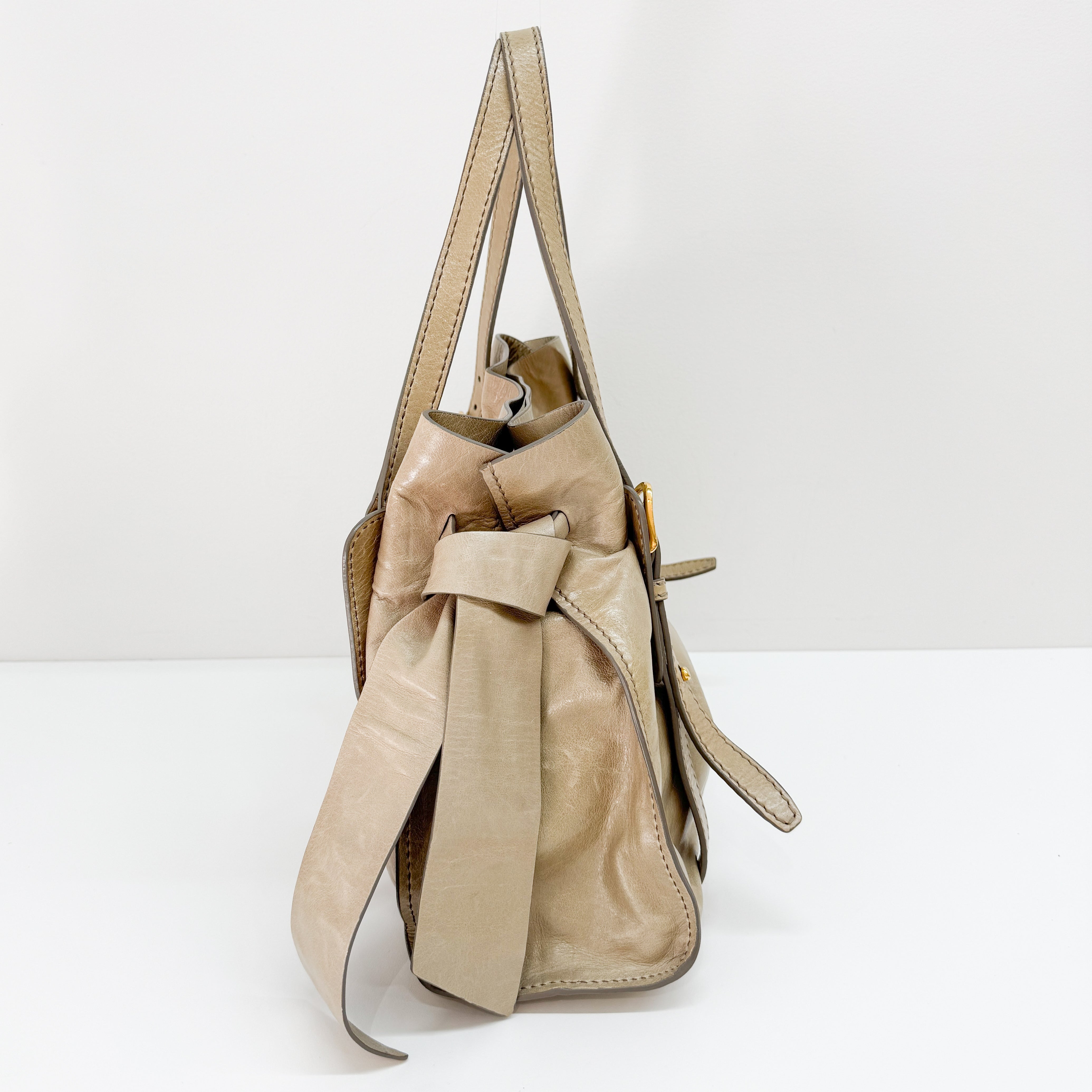 Vitello Lux Bow Beige Leather Bag