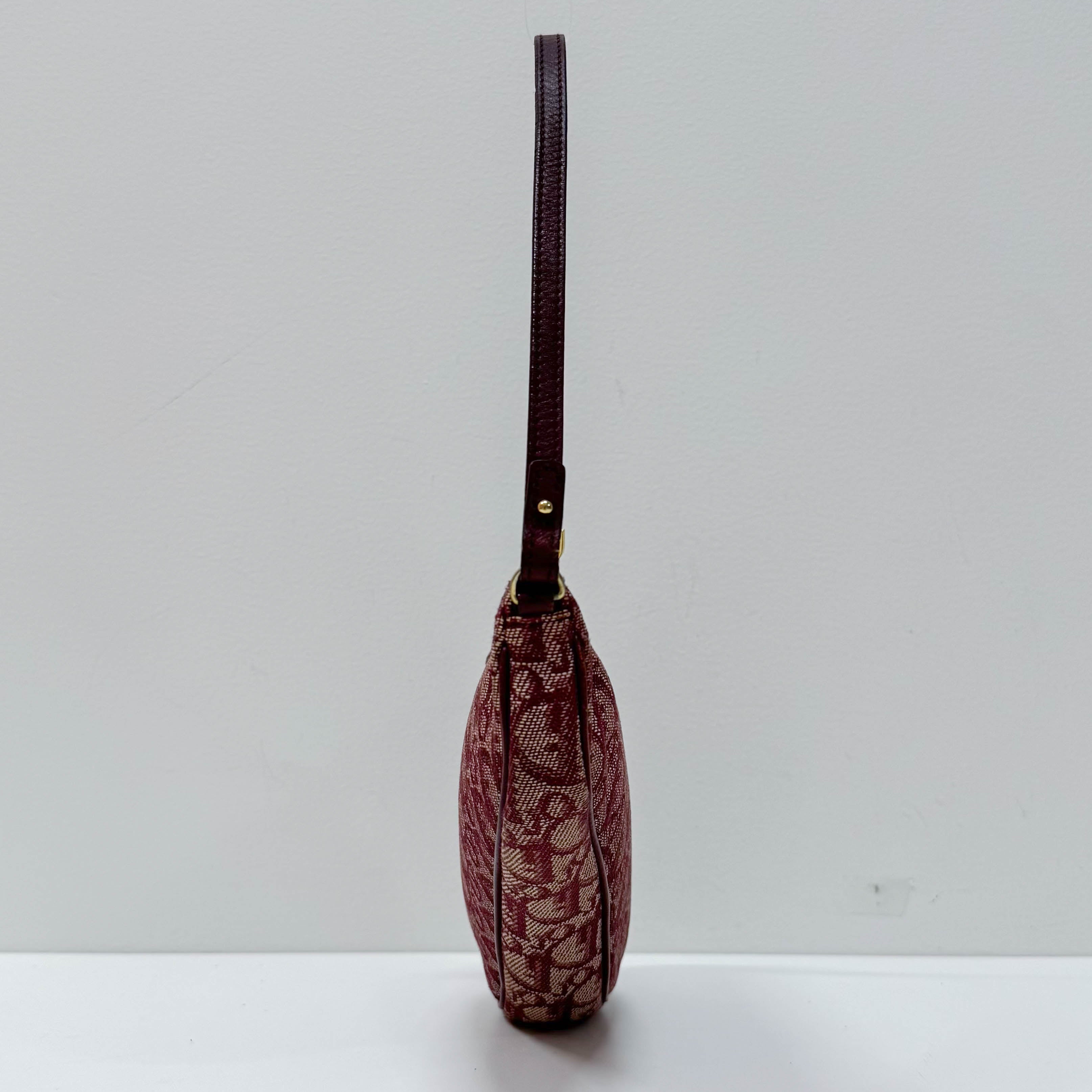 Saddle Red Trotter Canvas Shoulder Bag