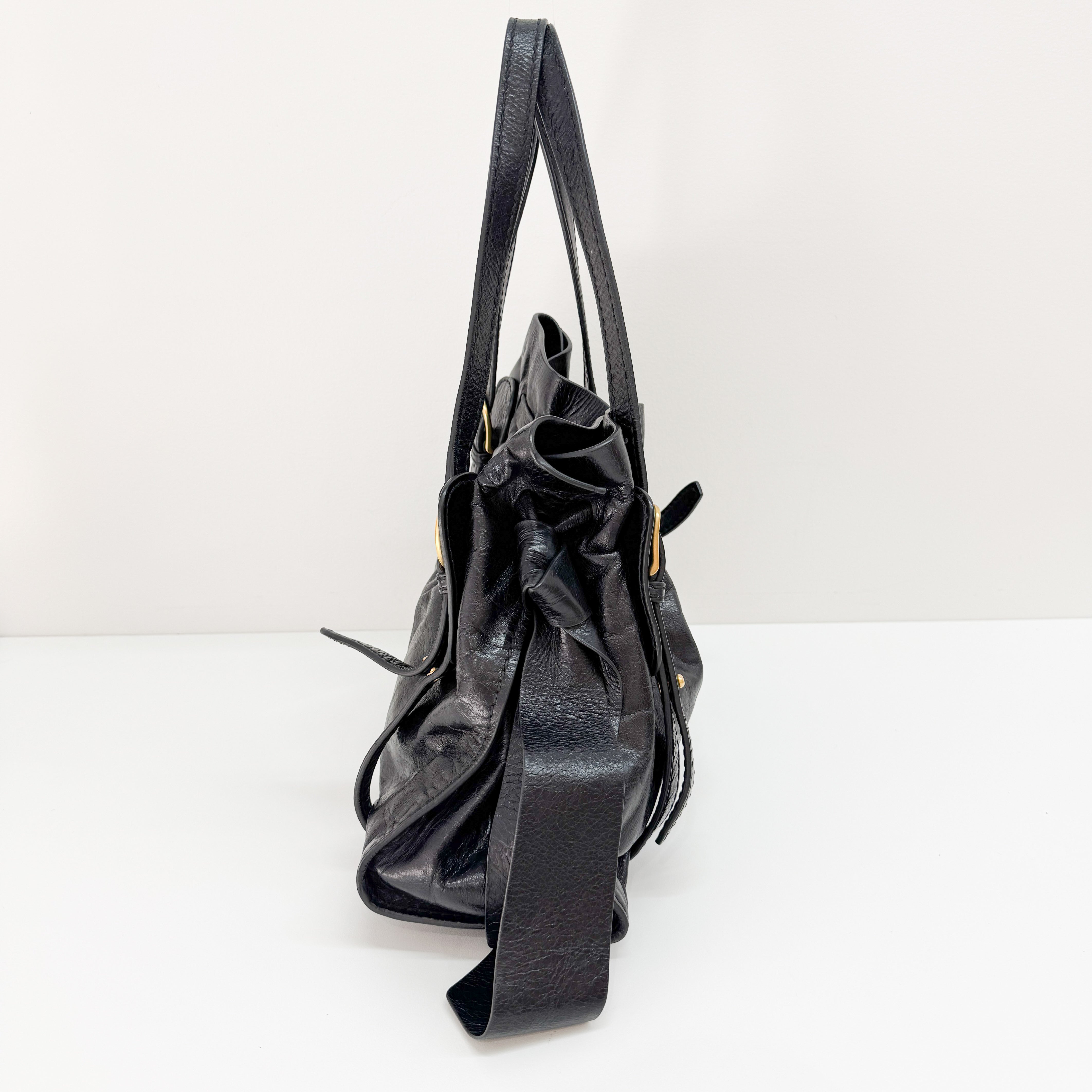 Vitello Lux Bow Black Leather Shoulder Bag