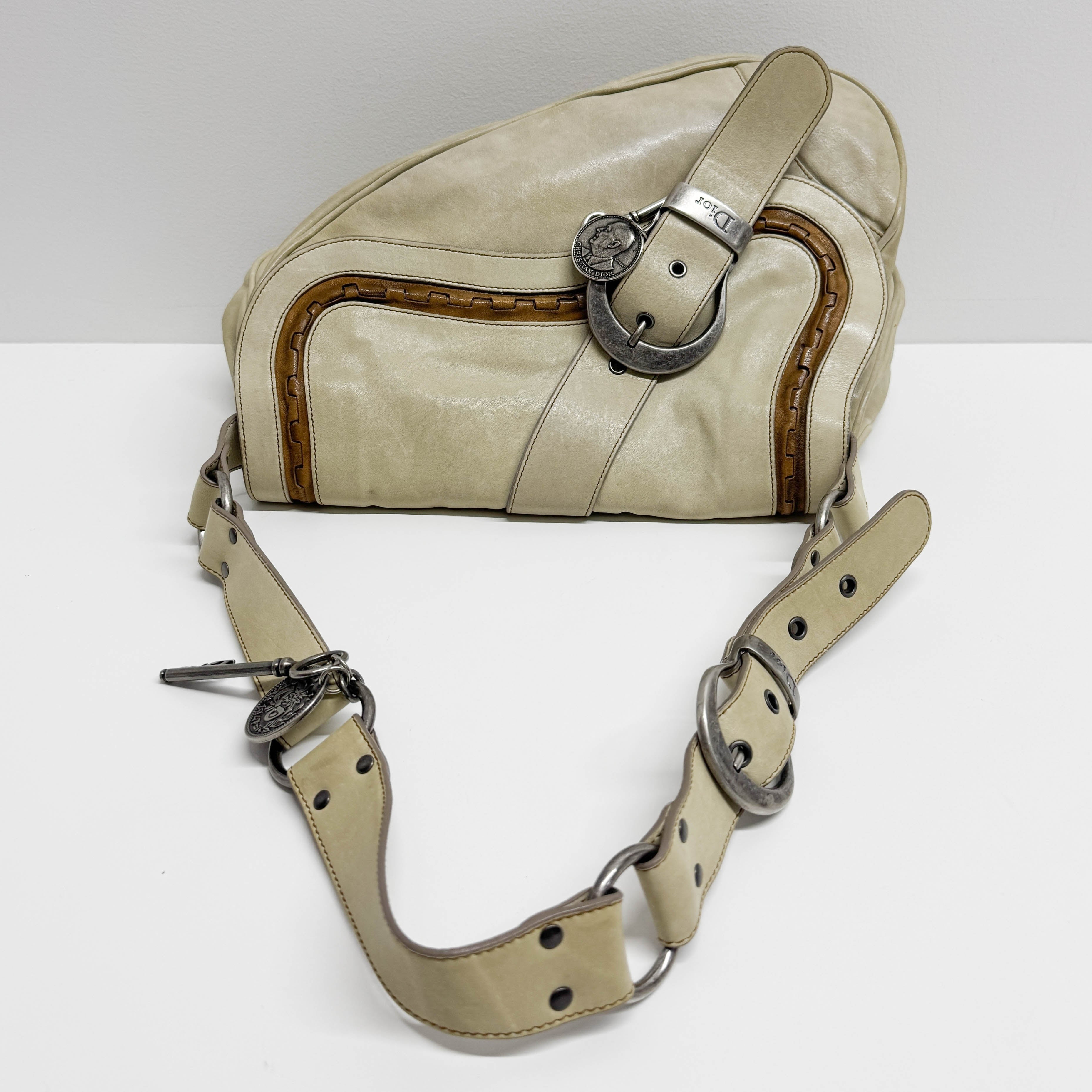 Gaucho ivory Calfskin Leather Shoulder Bag