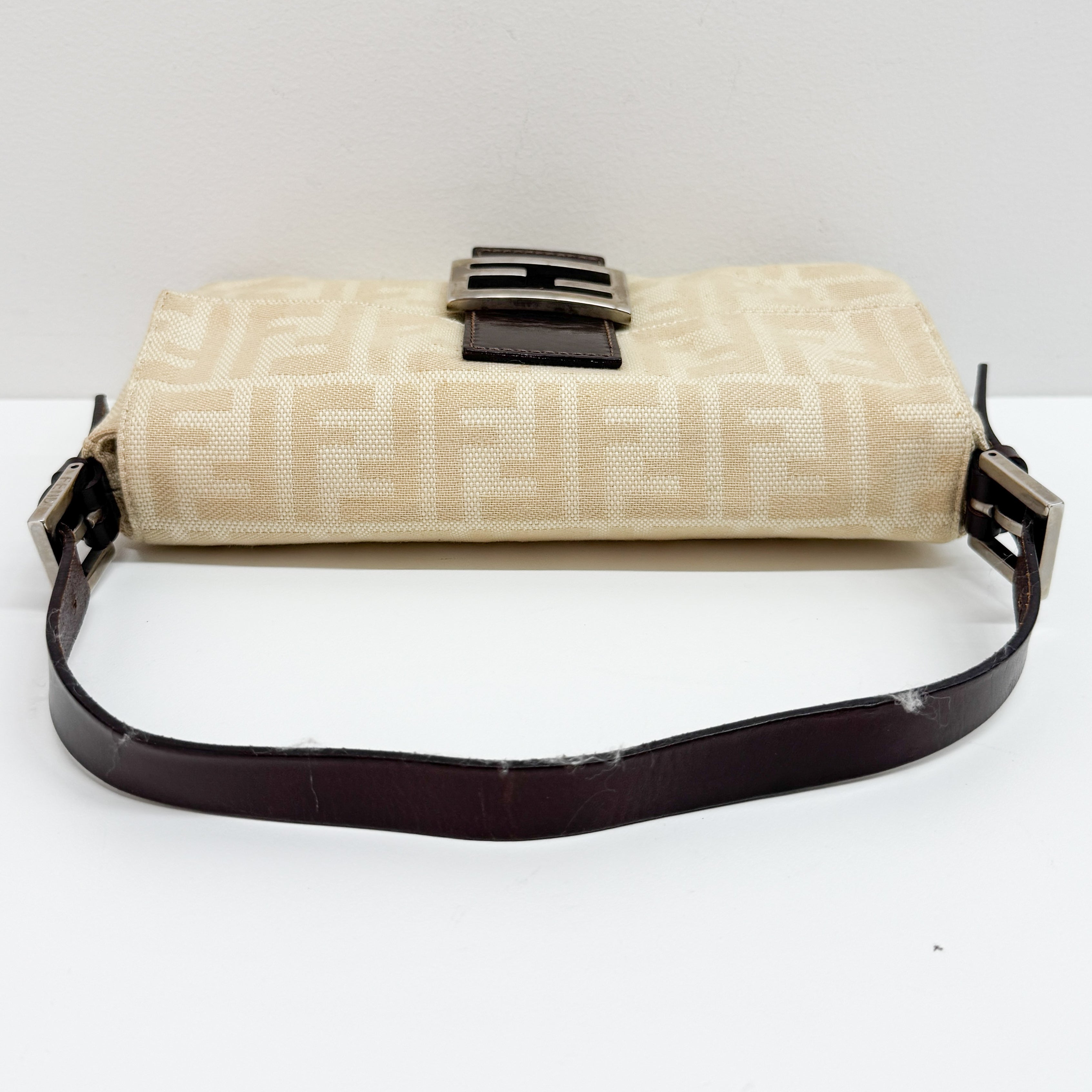 Baguette Zucca Beige Shoulder Bag