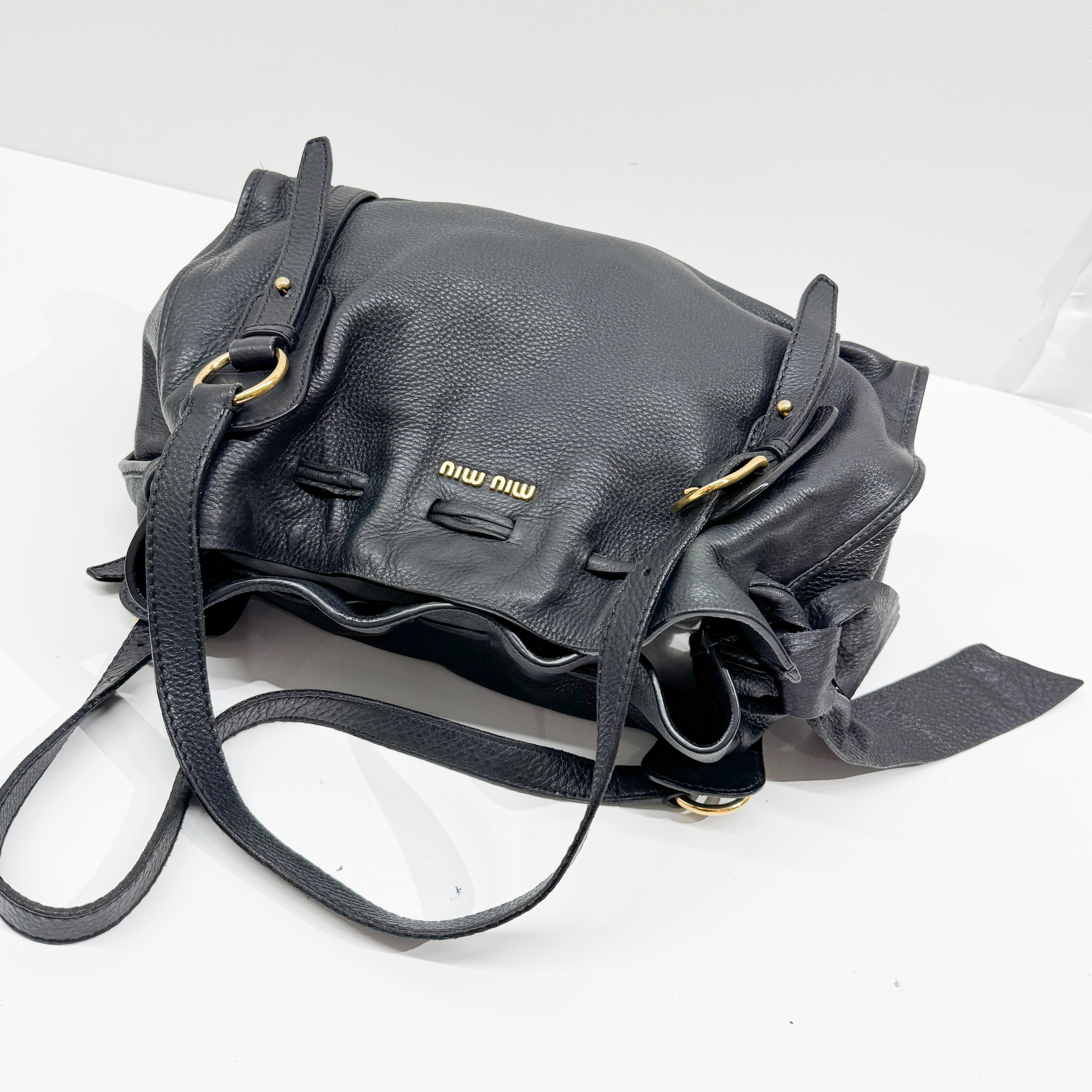 Vitello Lux Bow Bag Black Calfskin Leather Shoulder Bag