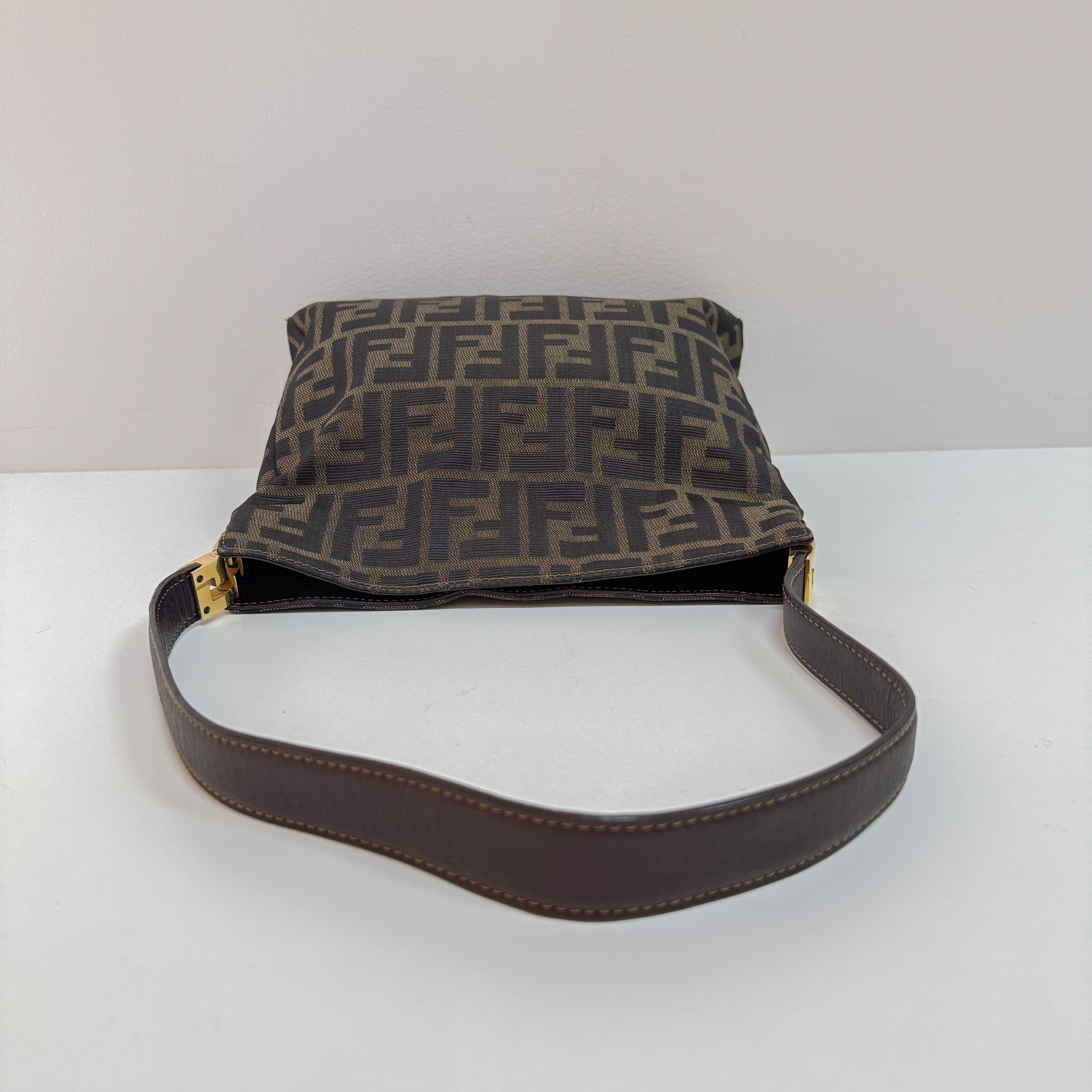Zucca Brown Canvas Shoulder Bag