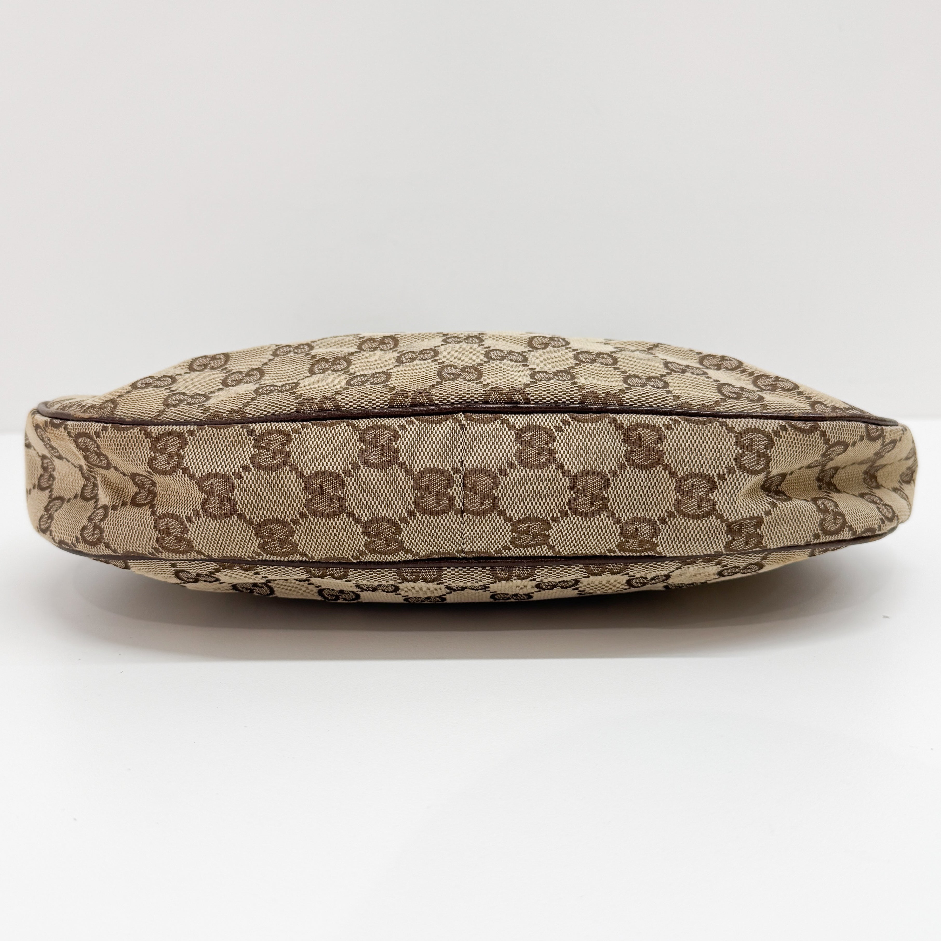 GG Canvas Shoulder Bag