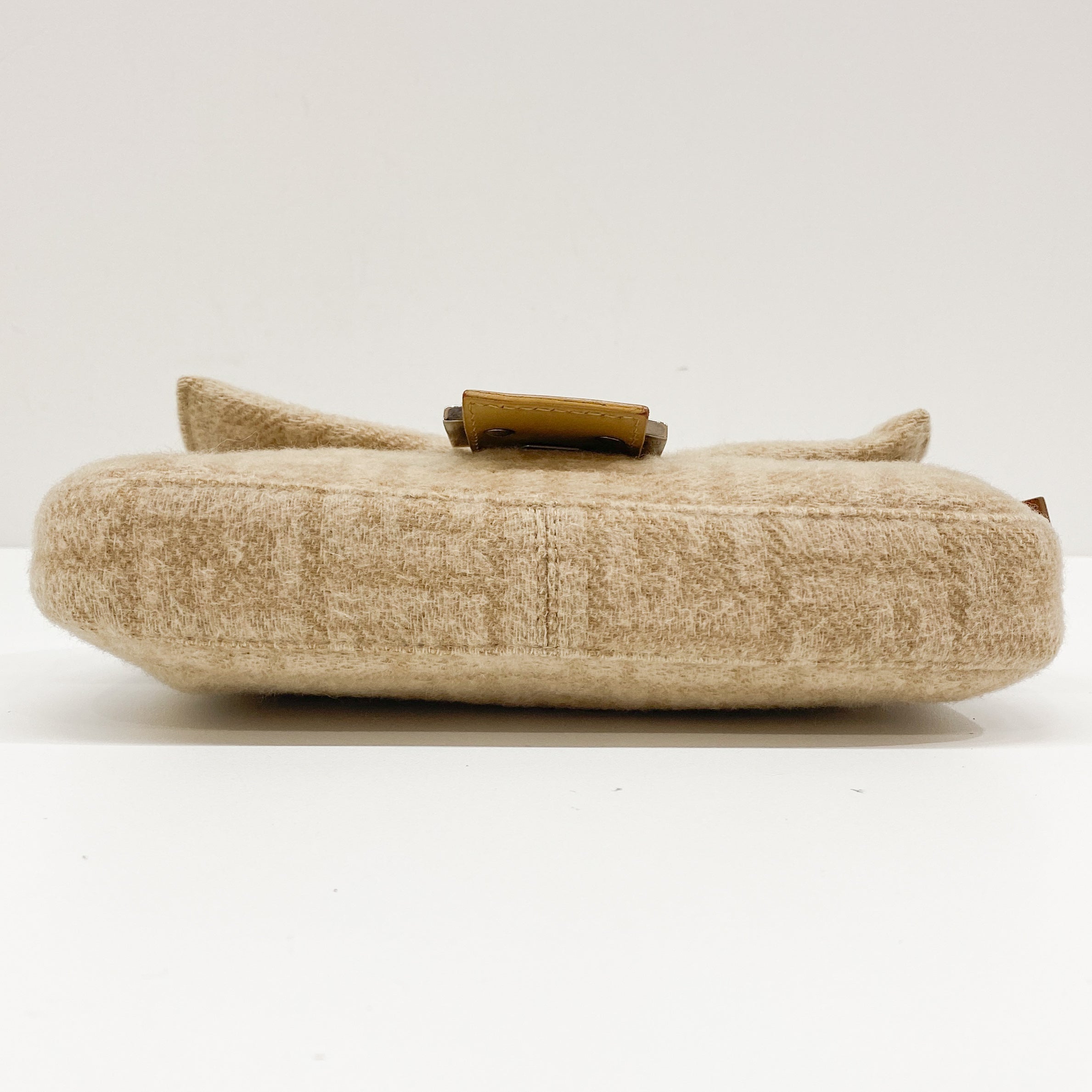 Zucca Baguette Beige Wool Shoulder Bag