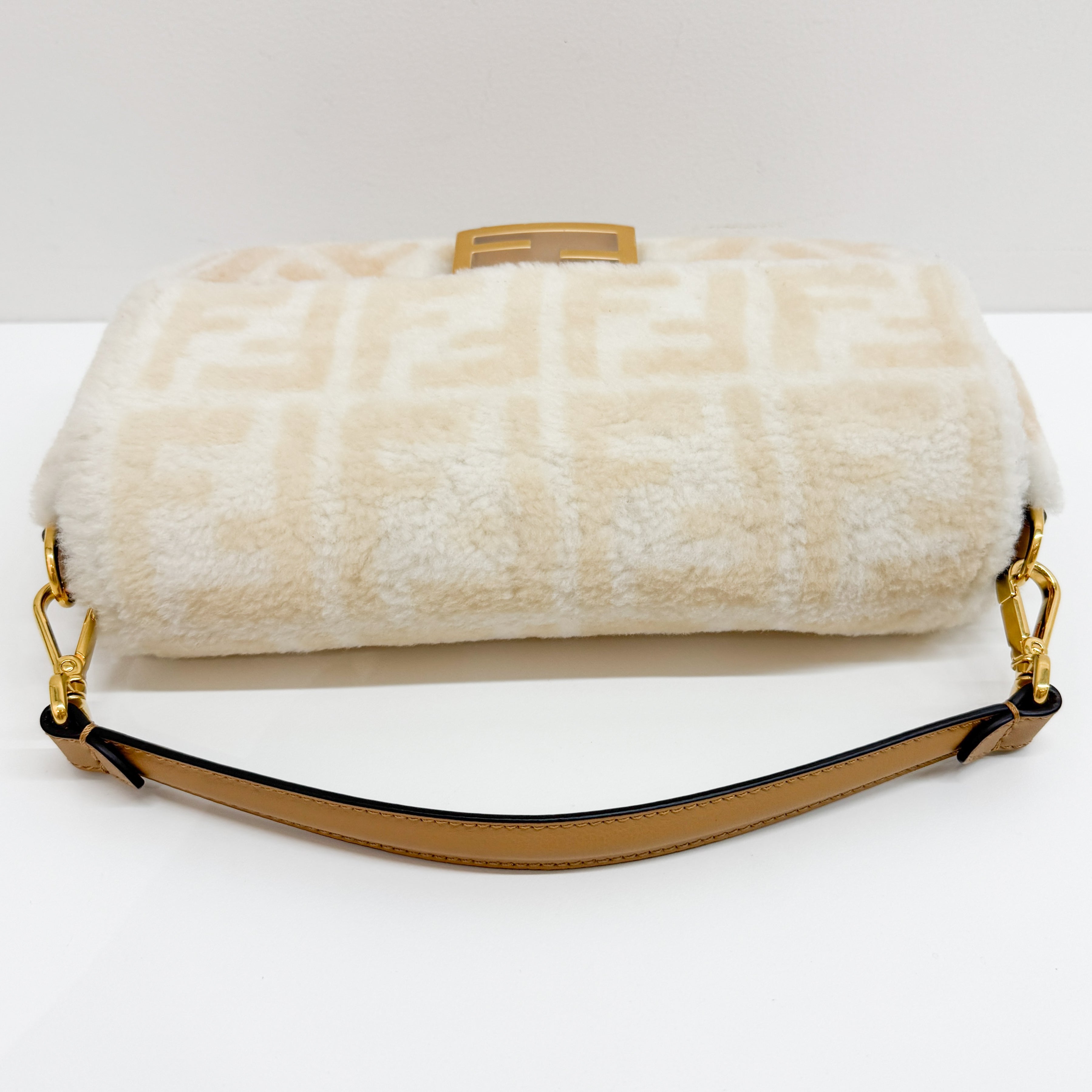 Baguette White Wool Bag