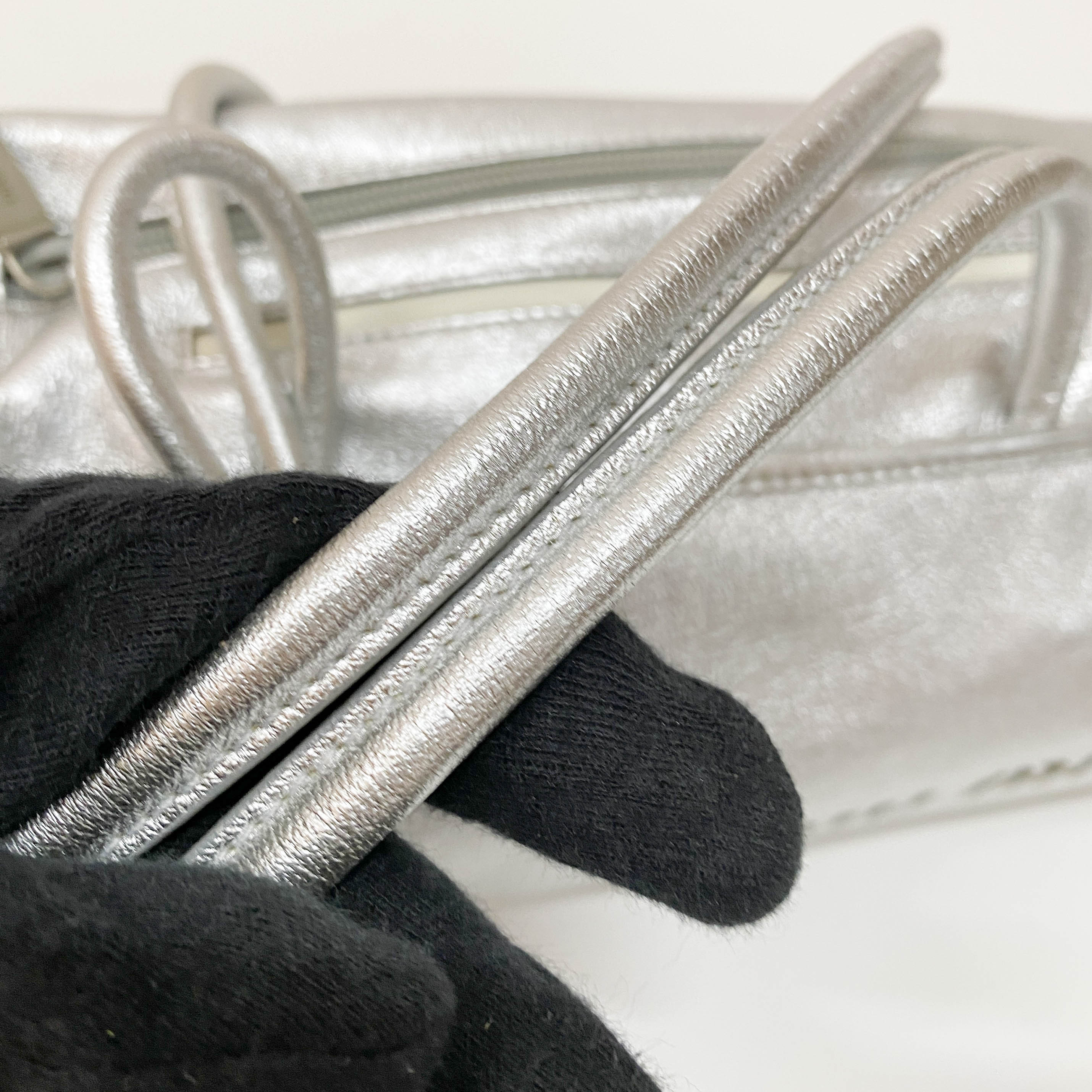 Archive Light Up Silver Leather Shoulder Bag