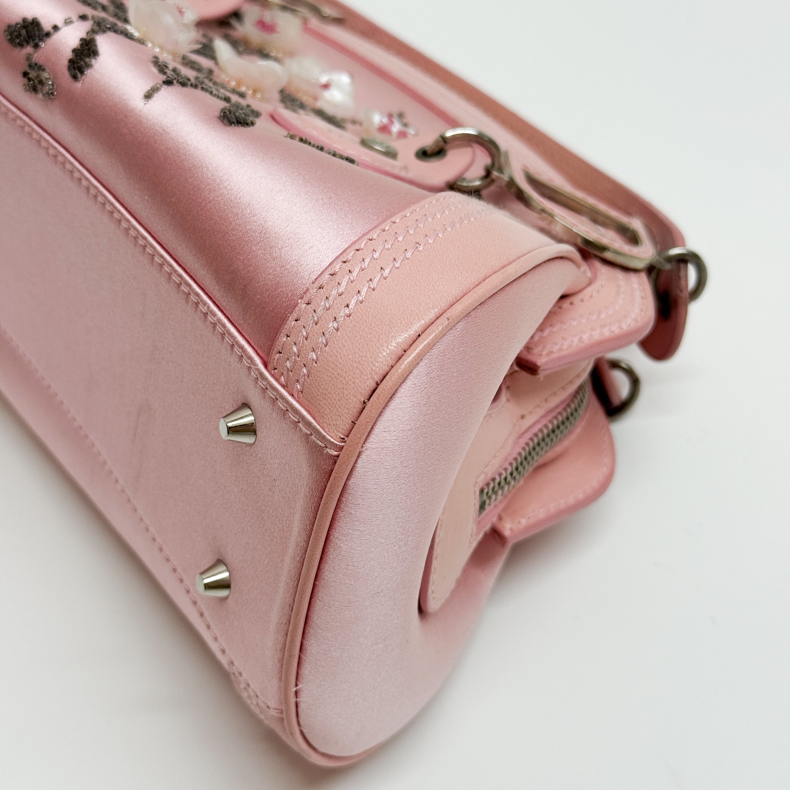 Vintage Pink Embroidered Beaded Satin Hand Bag