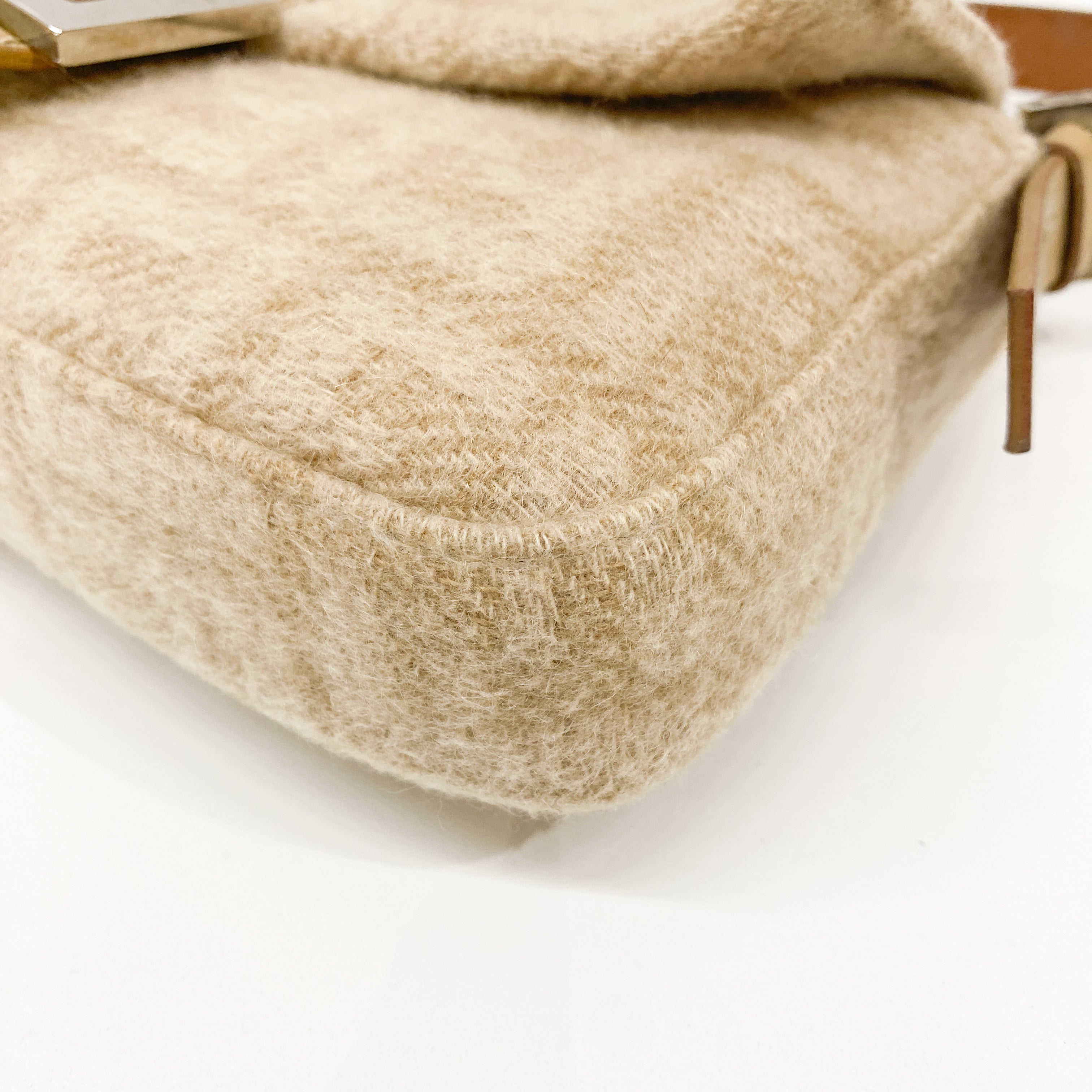 Zucca Baguette Beige Wool Shoulder Bag