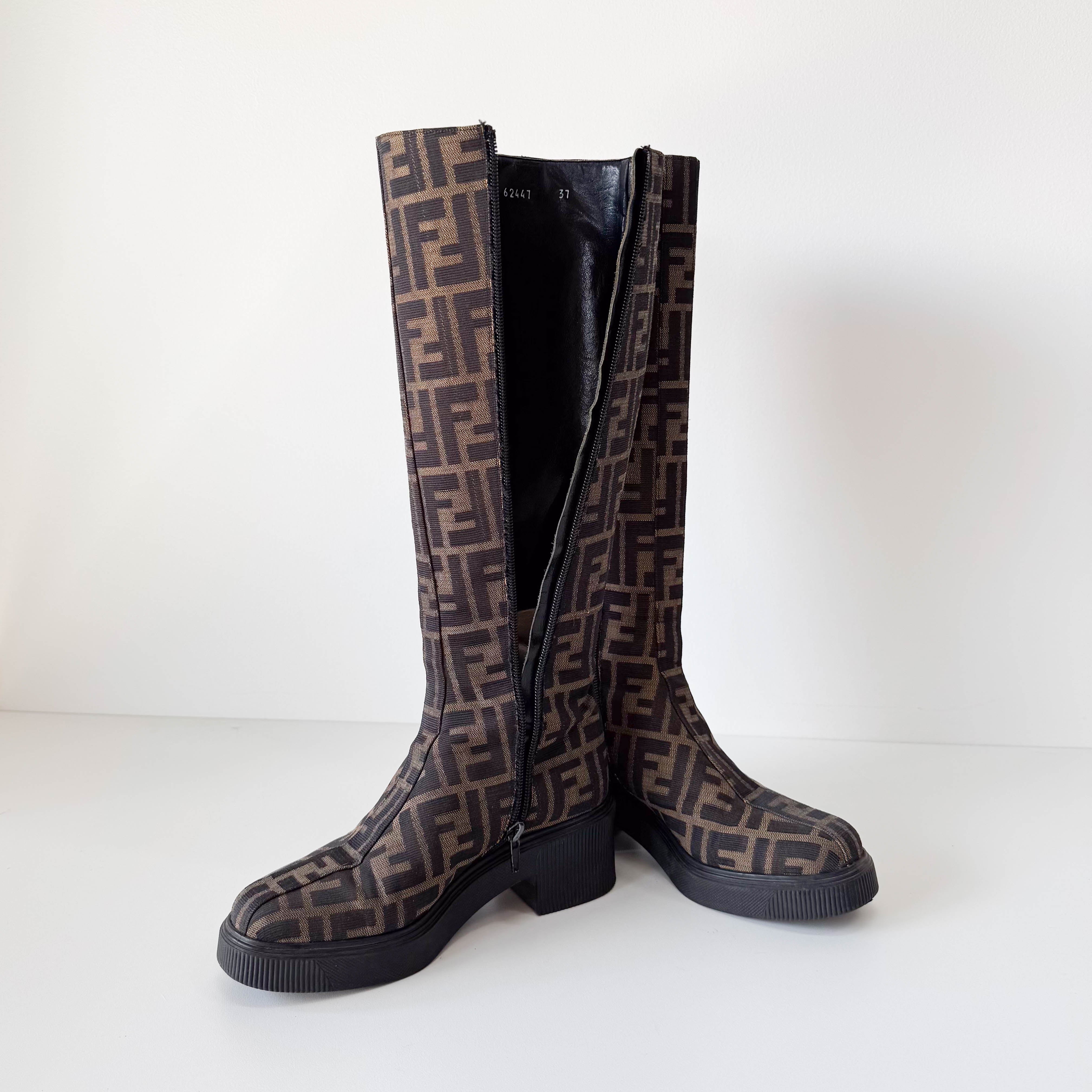 Zucca Tall Boots Size 37