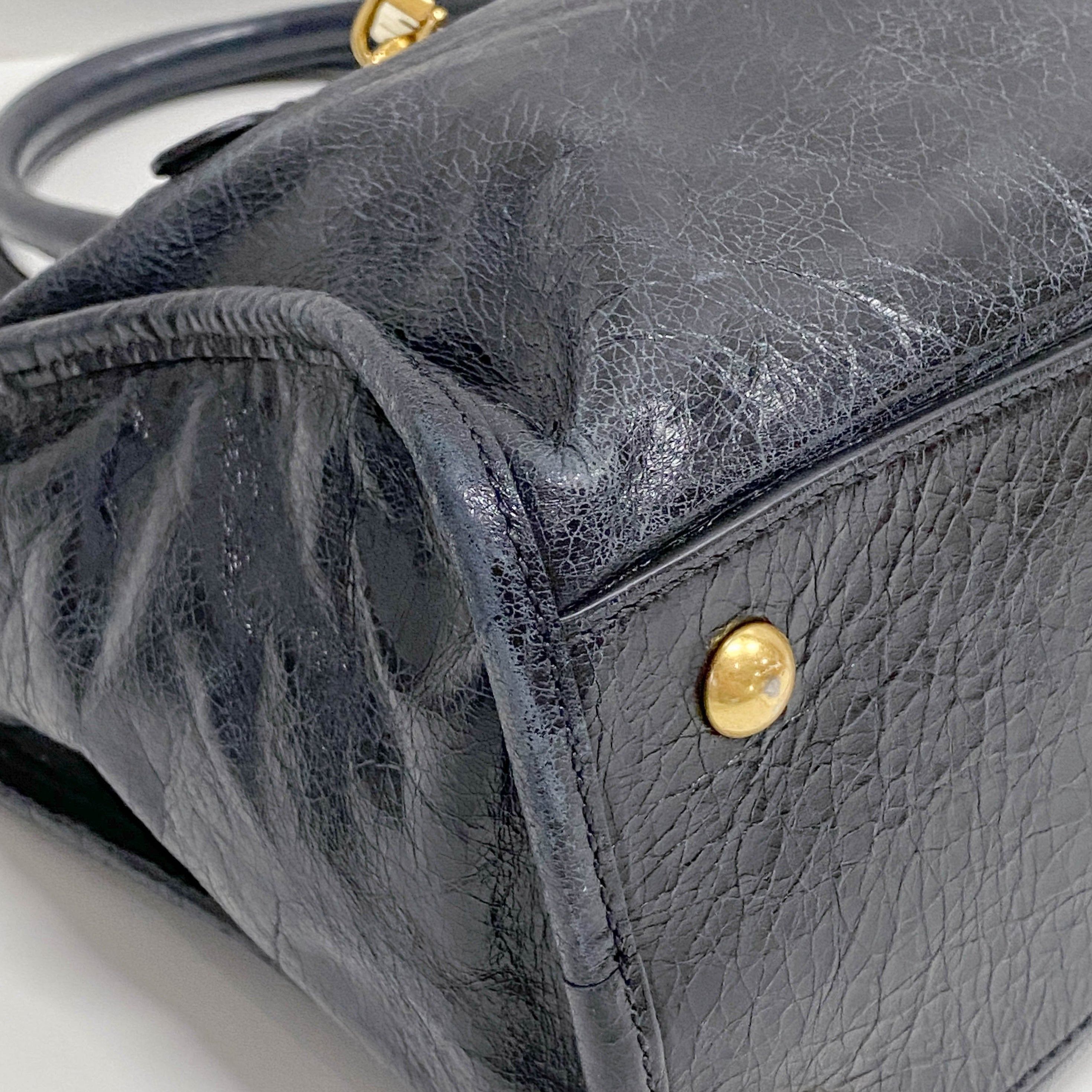 Vitello Black Leather Shoulder Bag