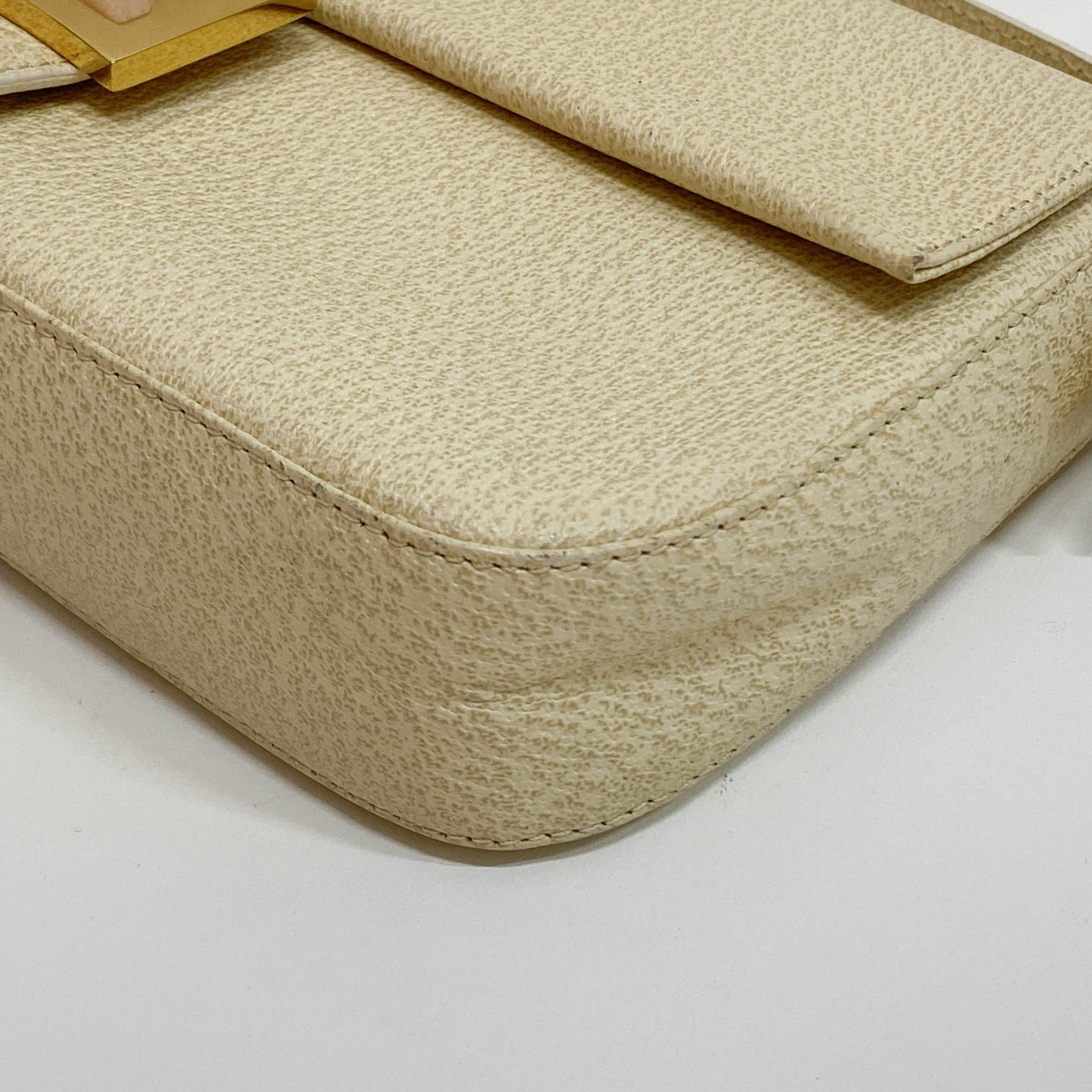 Baguette Cream Leather Rose Quartz Hardware Shoulder Bag