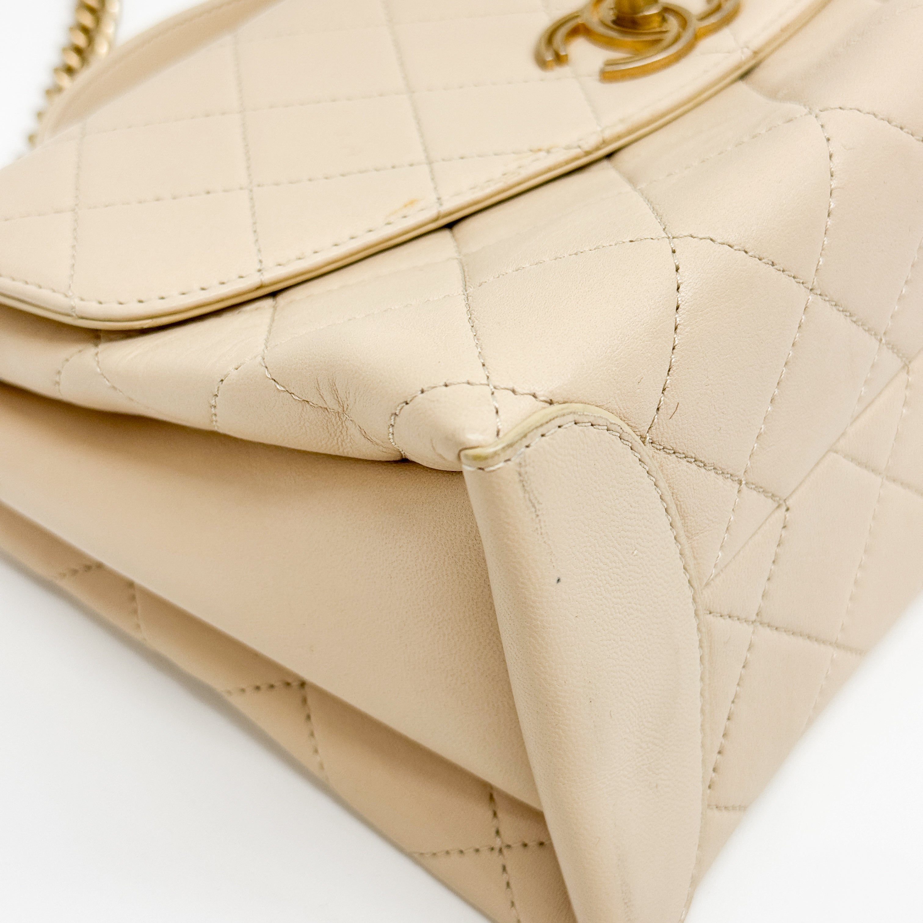 Matelasse Beige Lambskin Gold Chain Shoulder Bag