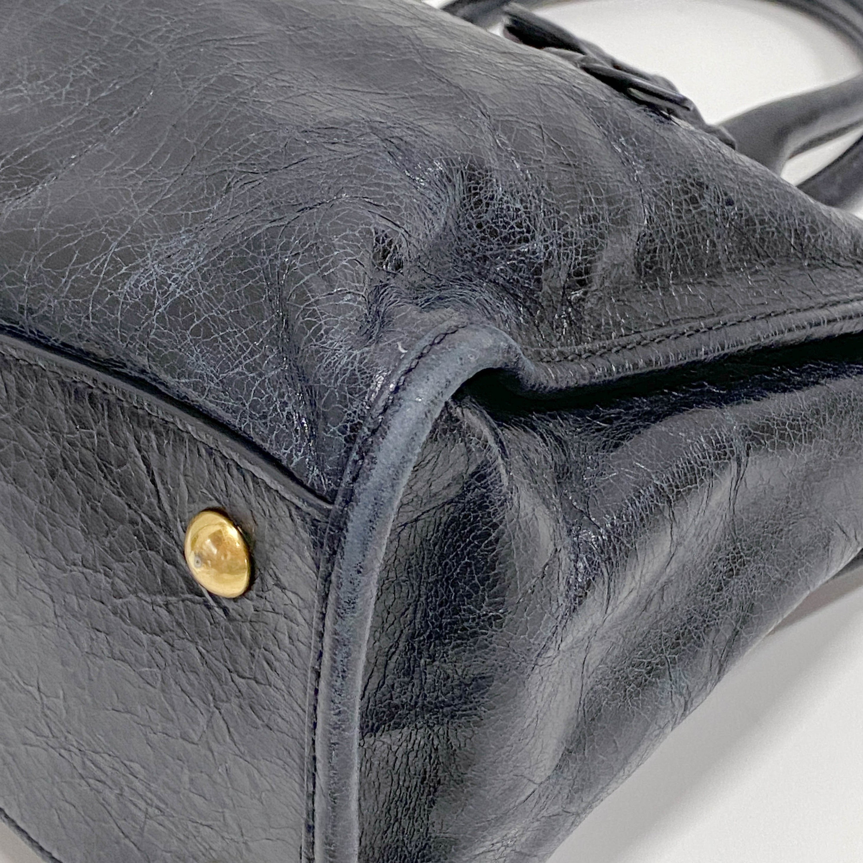 Vitello Black Leather Shoulder Bag