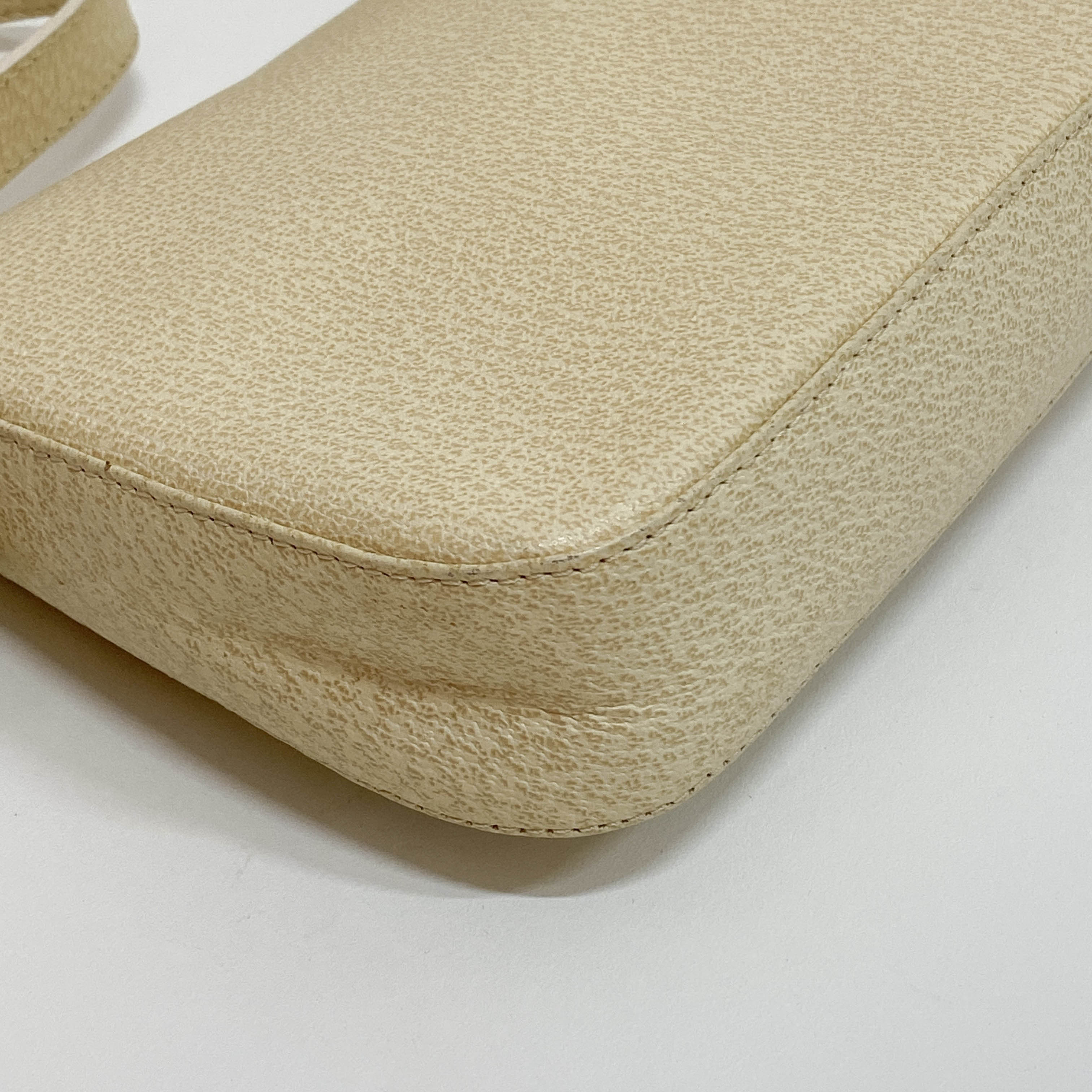 Baguette Cream Leather Rose Quartz Hardware Shoulder Bag