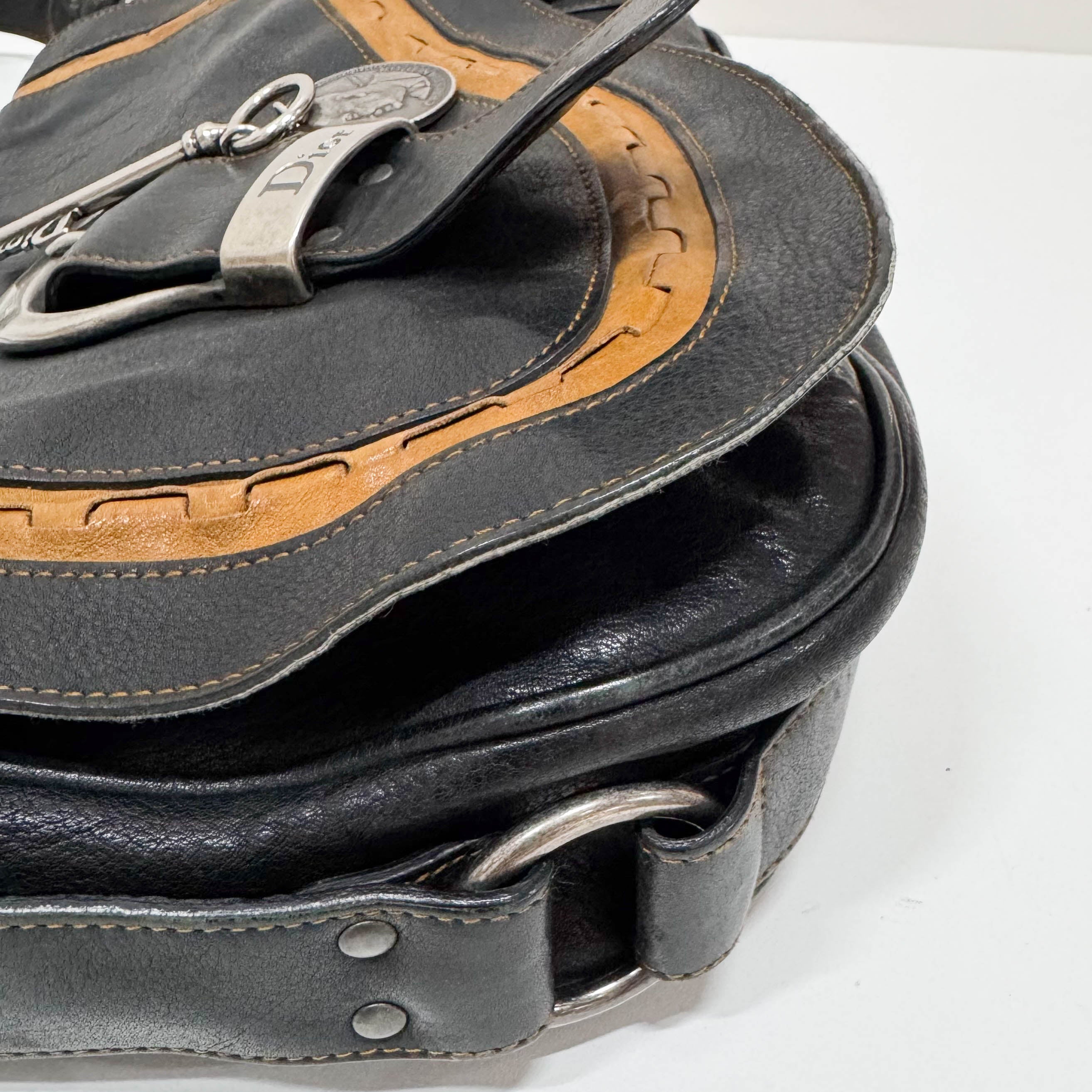 Gaucho Black Leather Shoulder Bag