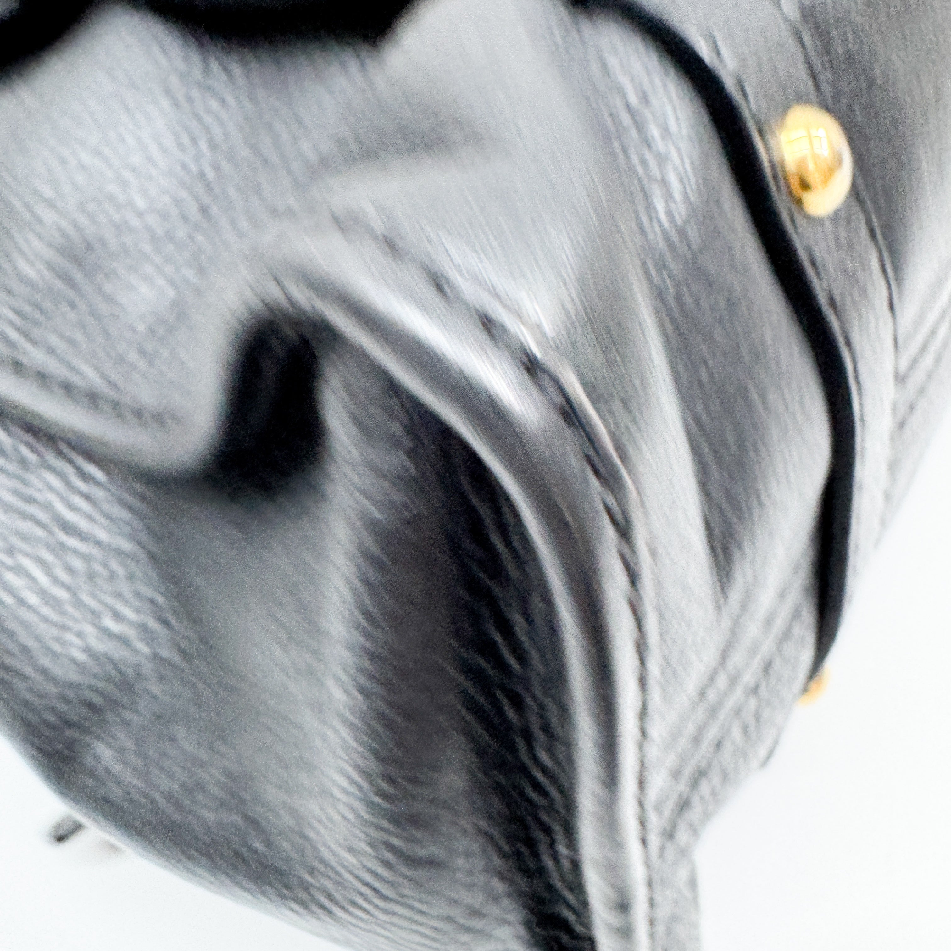 Vitello Lux Bow Bag Black Calfskin Leather Shoulder Bag