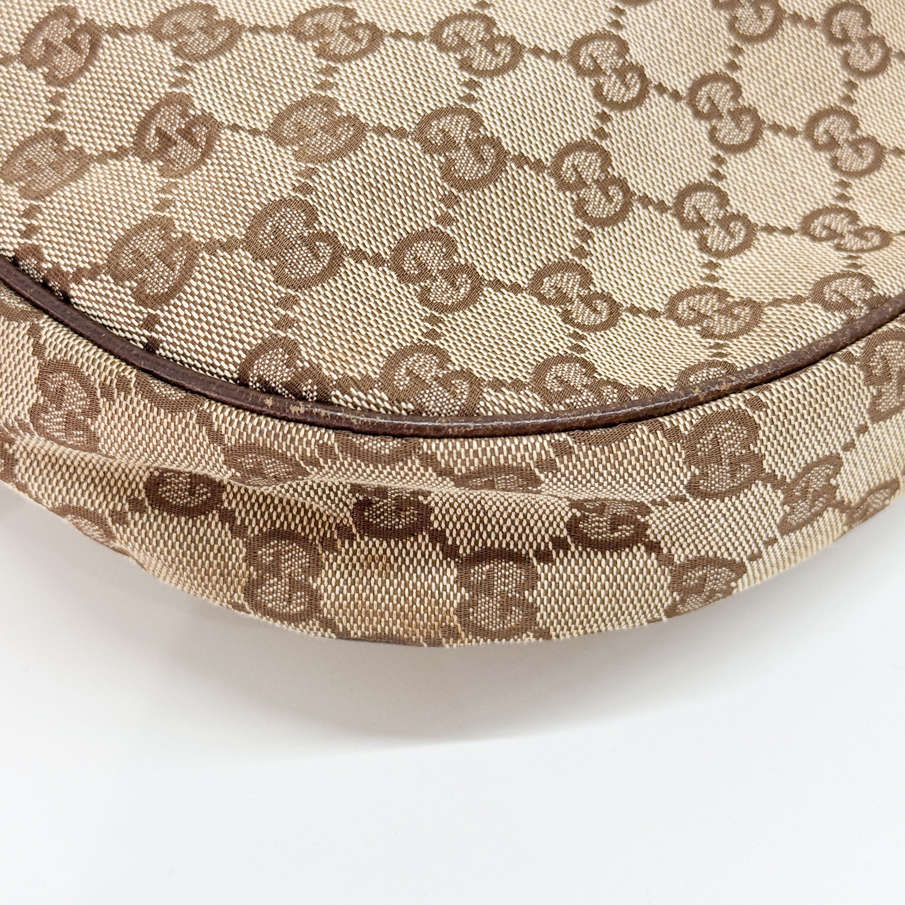 GG Canvas Shoulder Bag