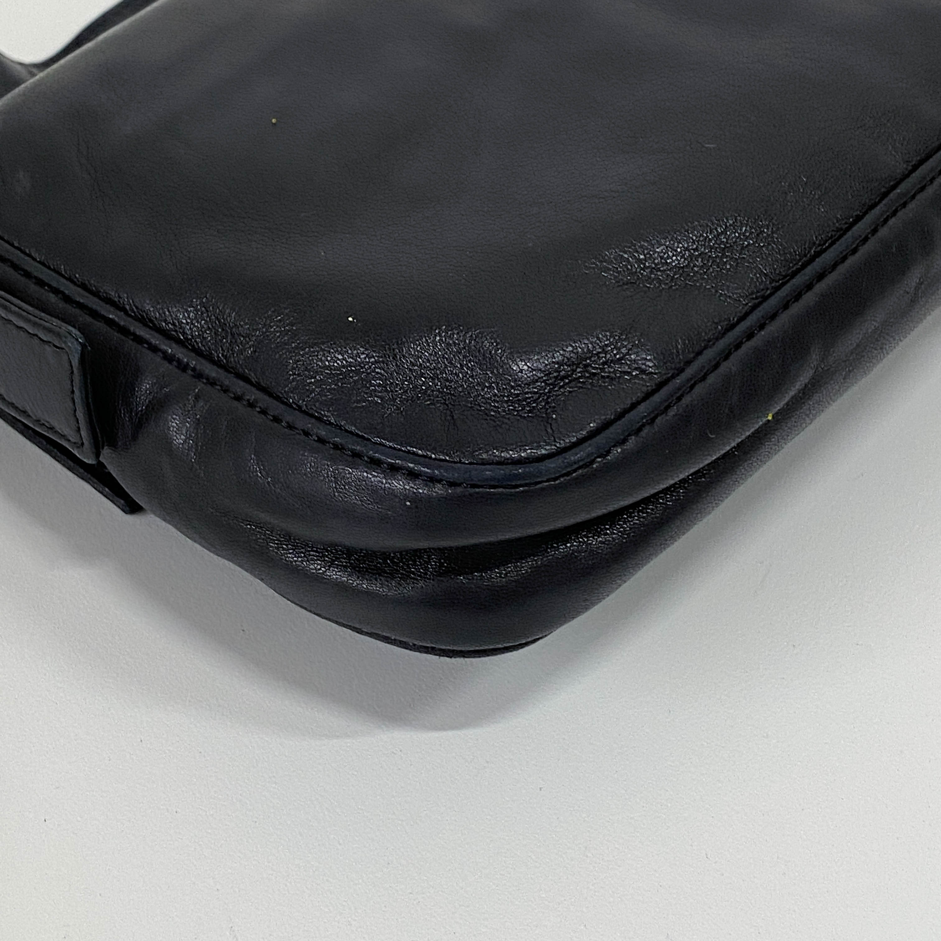 Baguette Black Leather Shoulder Bag