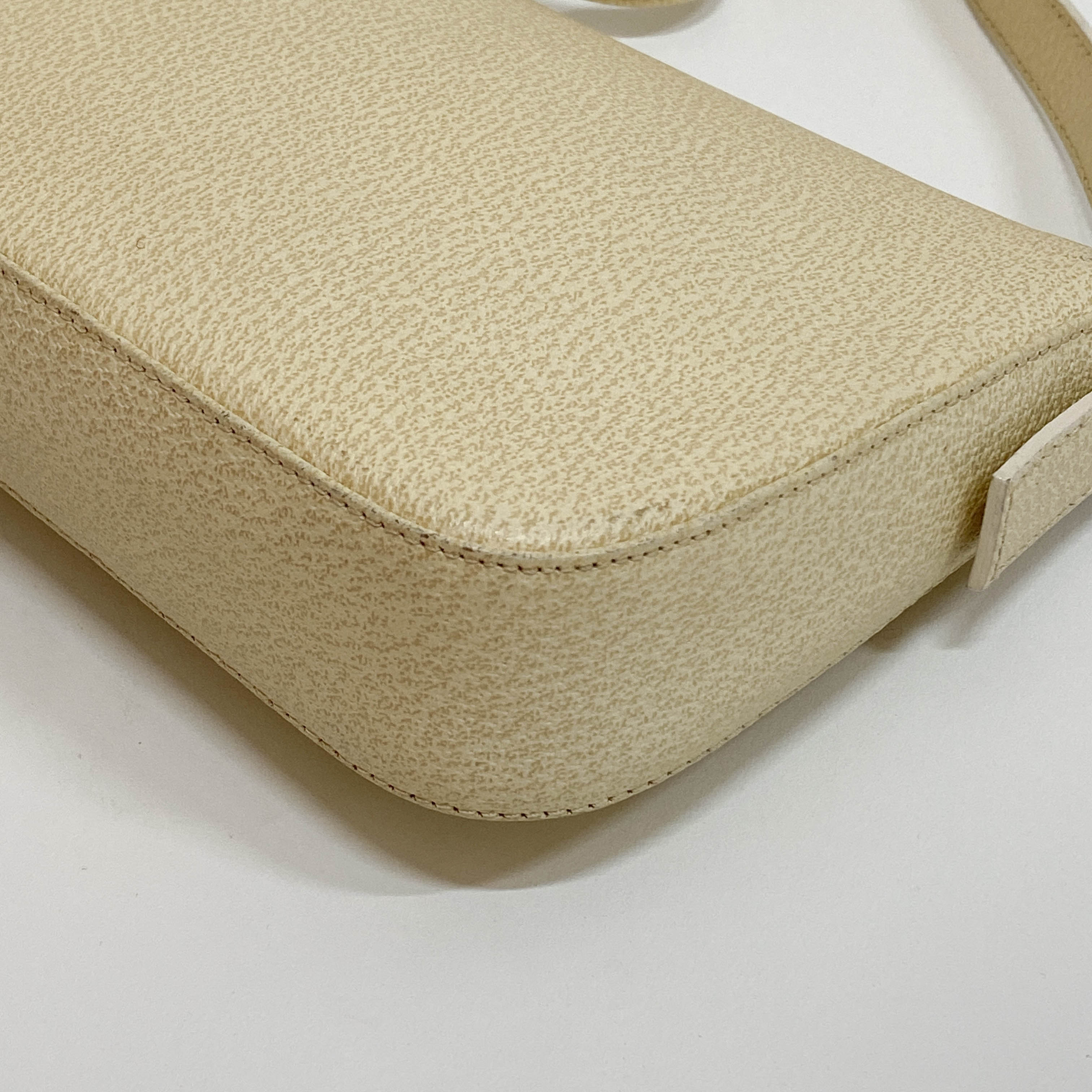 Baguette Cream Leather Rose Quartz Hardware Shoulder Bag