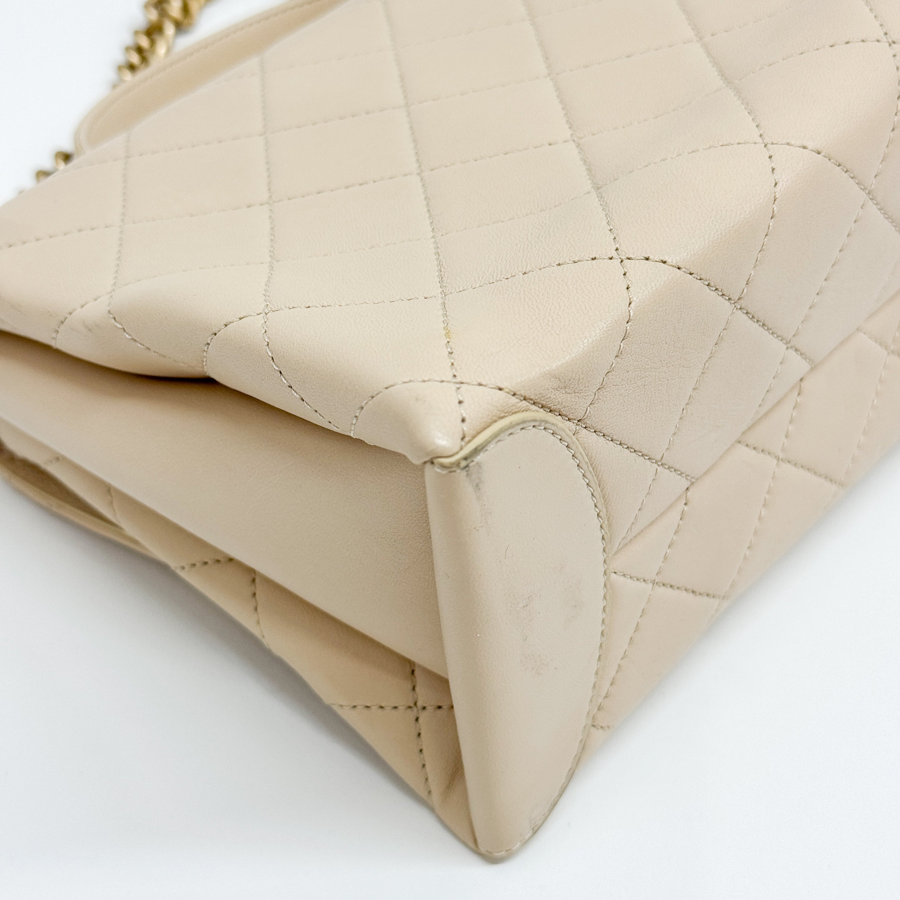 Matelasse Beige Lambskin Gold Chain Shoulder Bag