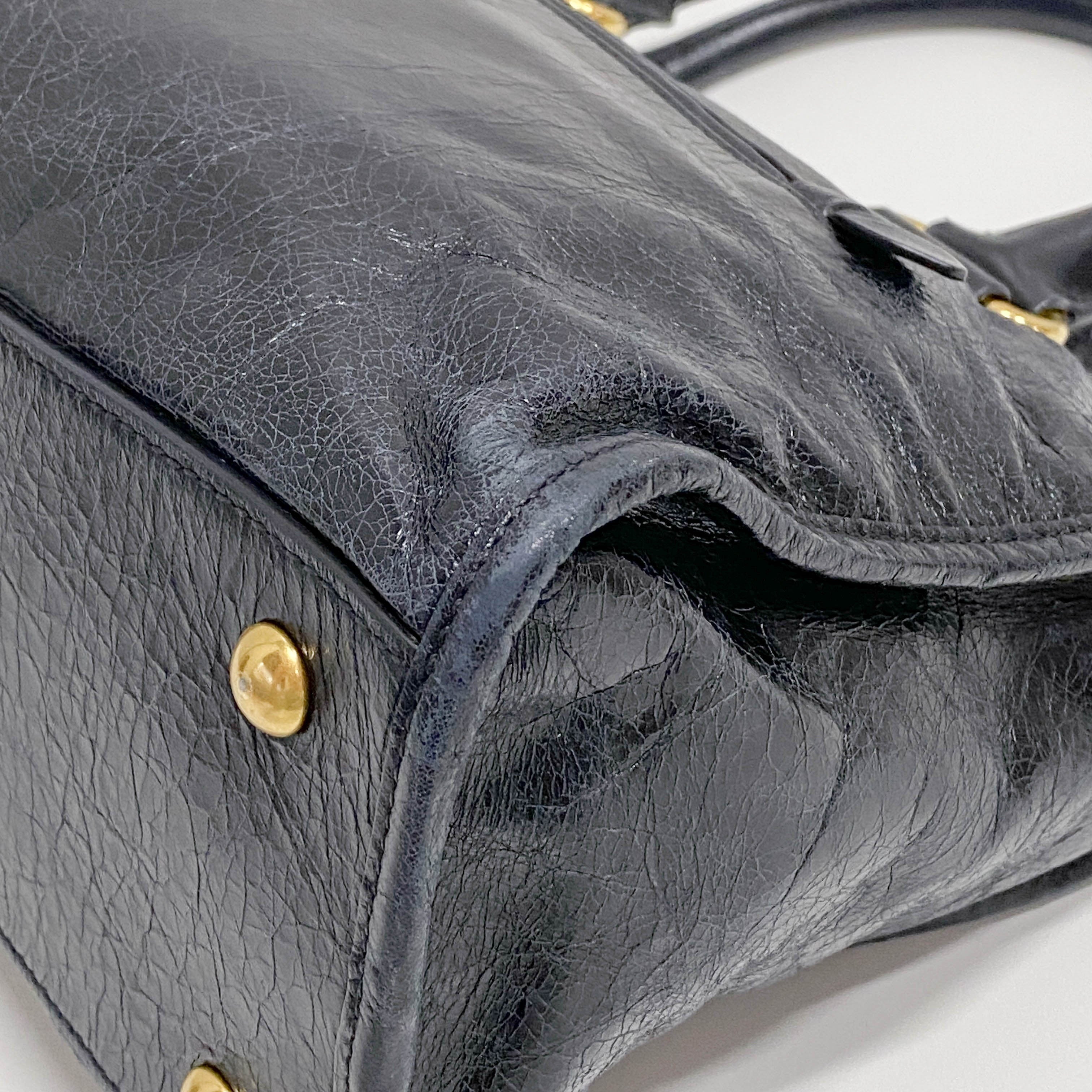 Vitello Black Leather Shoulder Bag