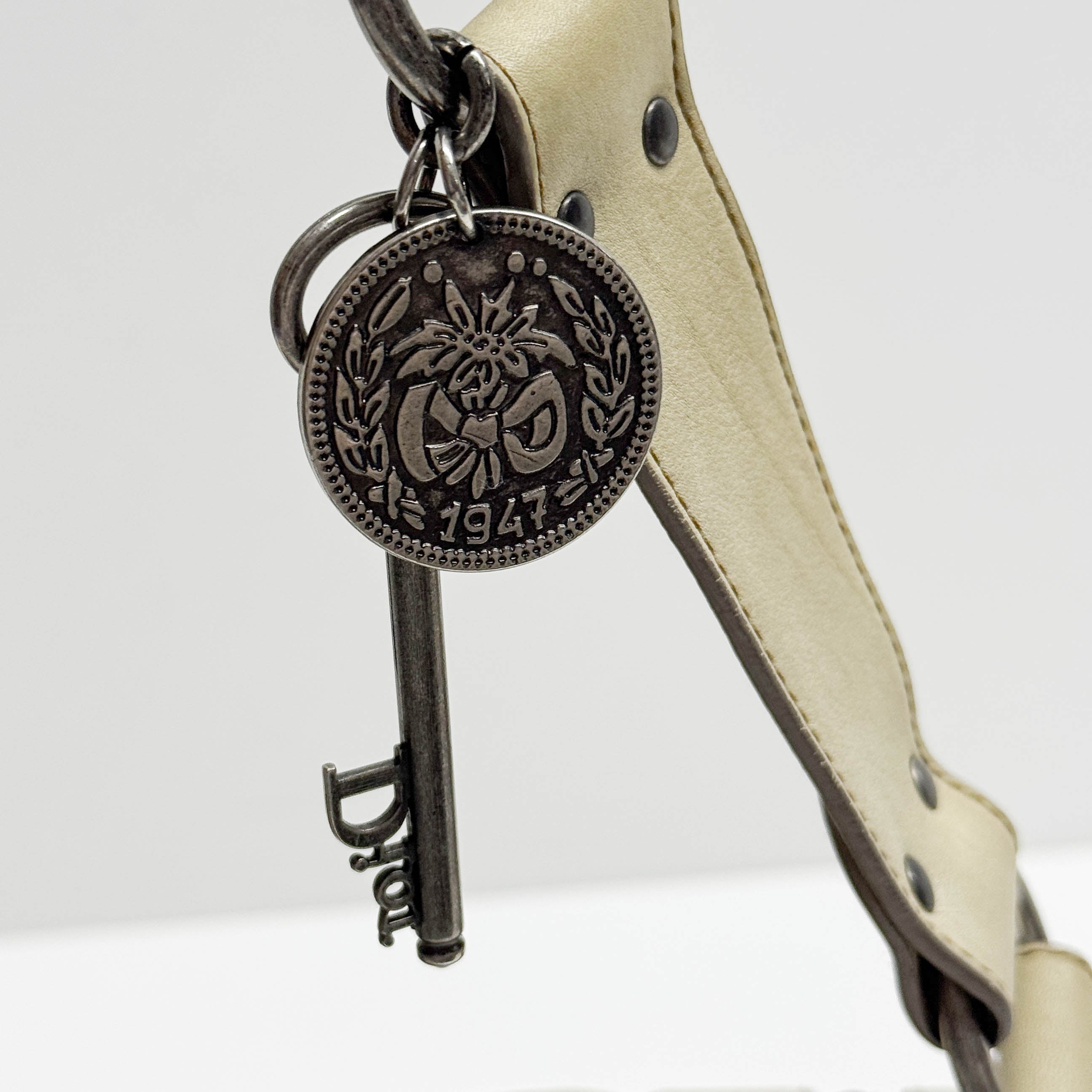 Gaucho ivory Calfskin Leather Shoulder Bag