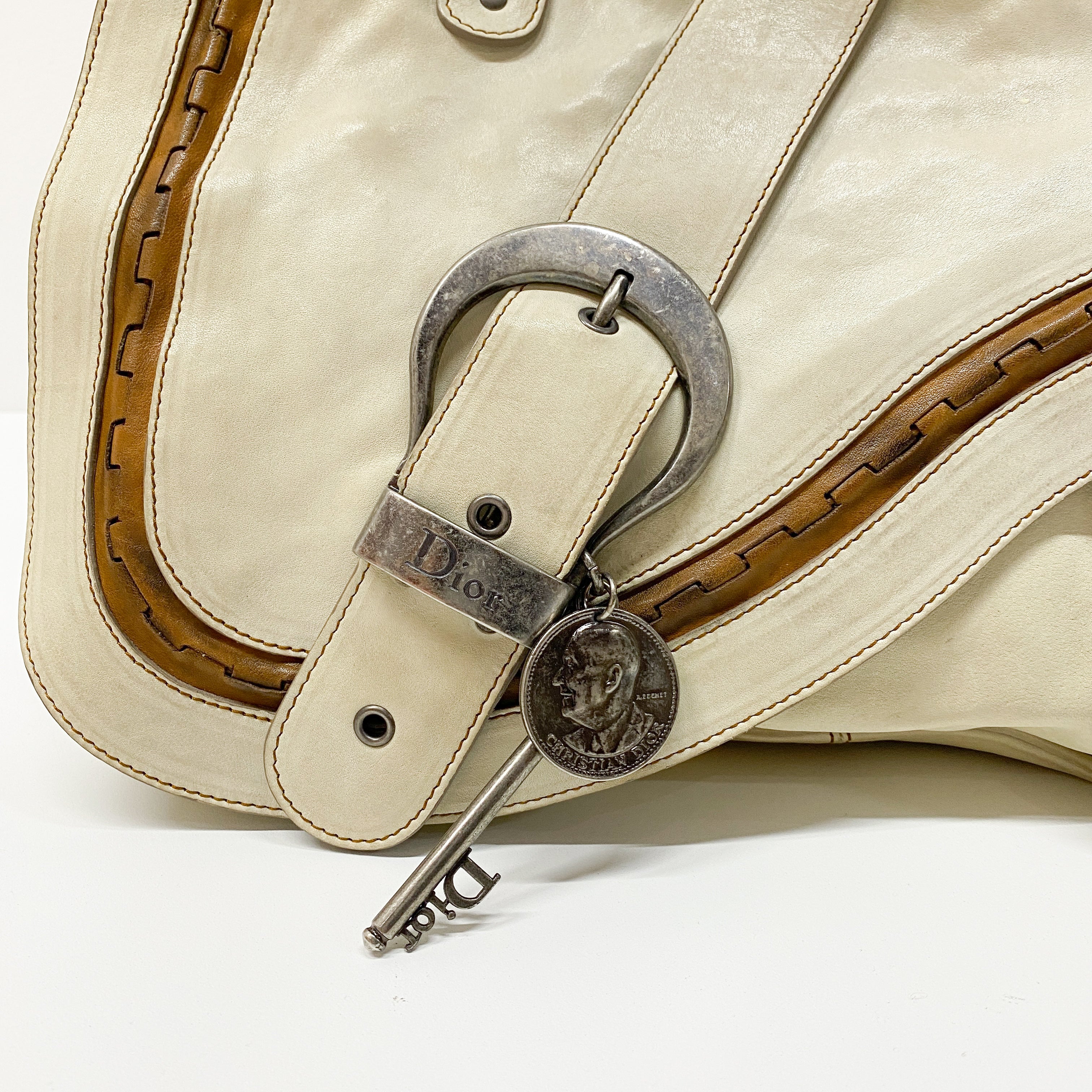 Gaucho Beige Leather Shoulder Bag