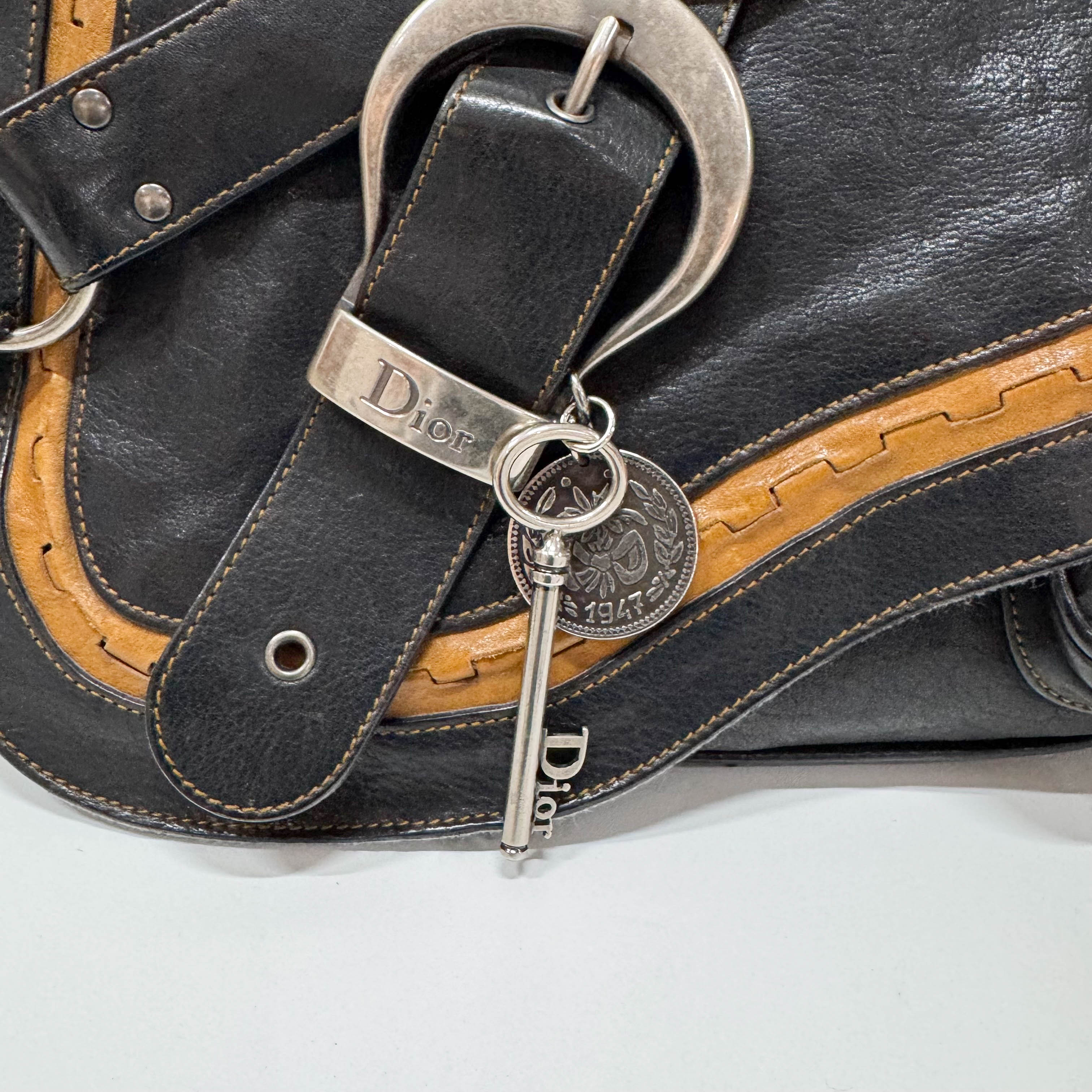 Gaucho Black Leather Shoulder Bag