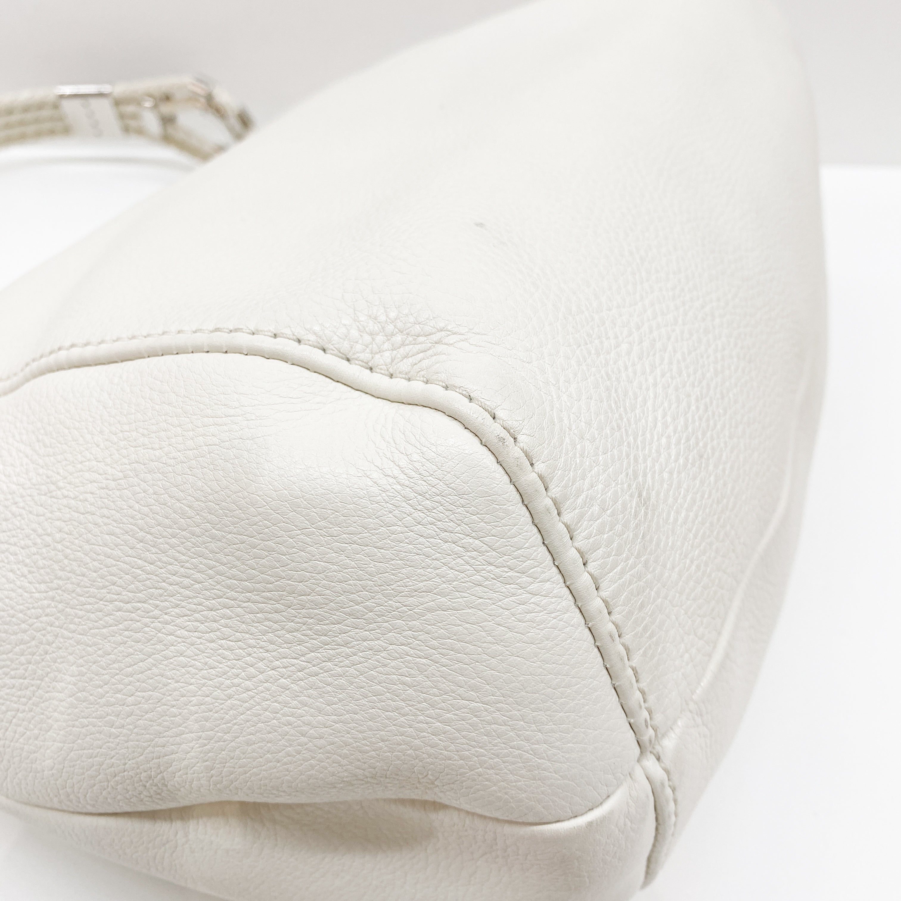 Vintage White Leather Shoulder Bag