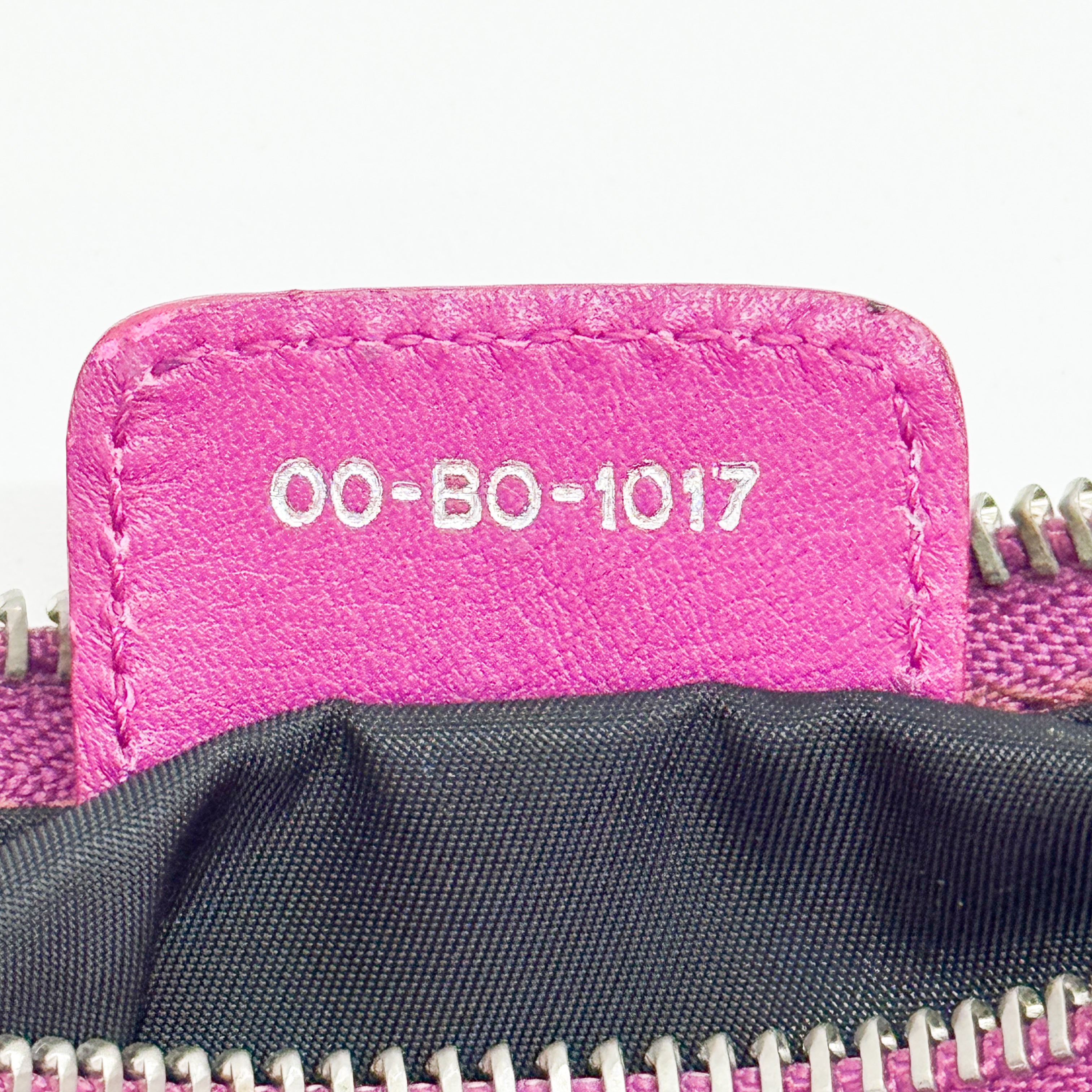 Trotter Fuchsia Canvas Shoulder Bag