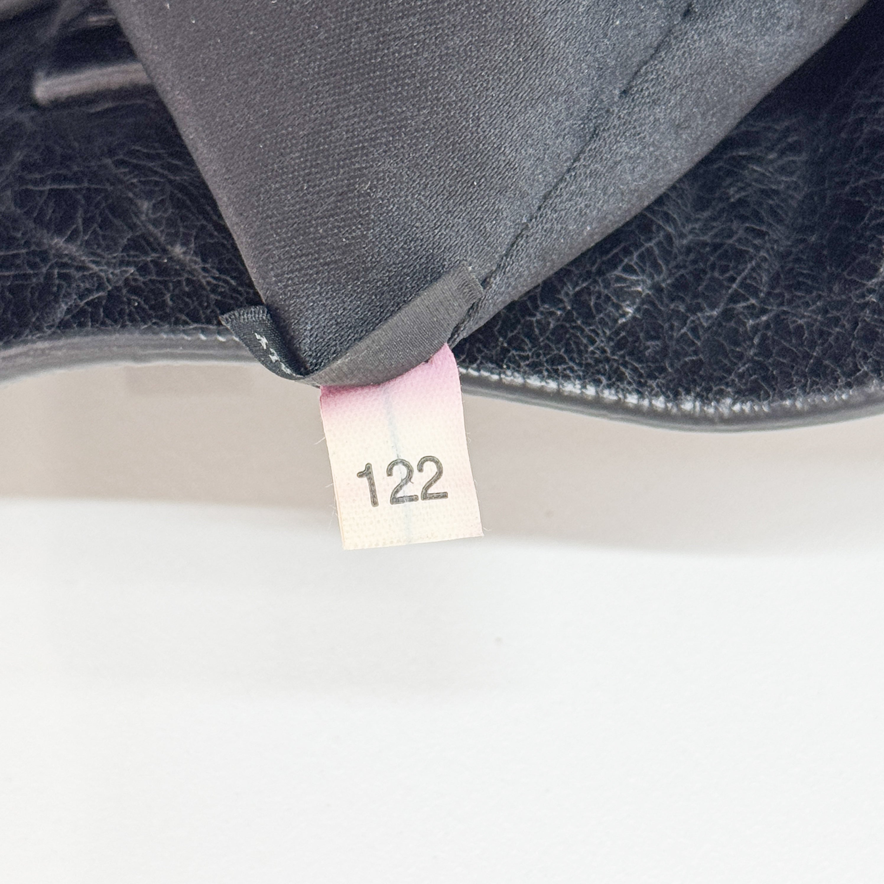 Vitello Lux Bow Black Leather Shoulder Bag