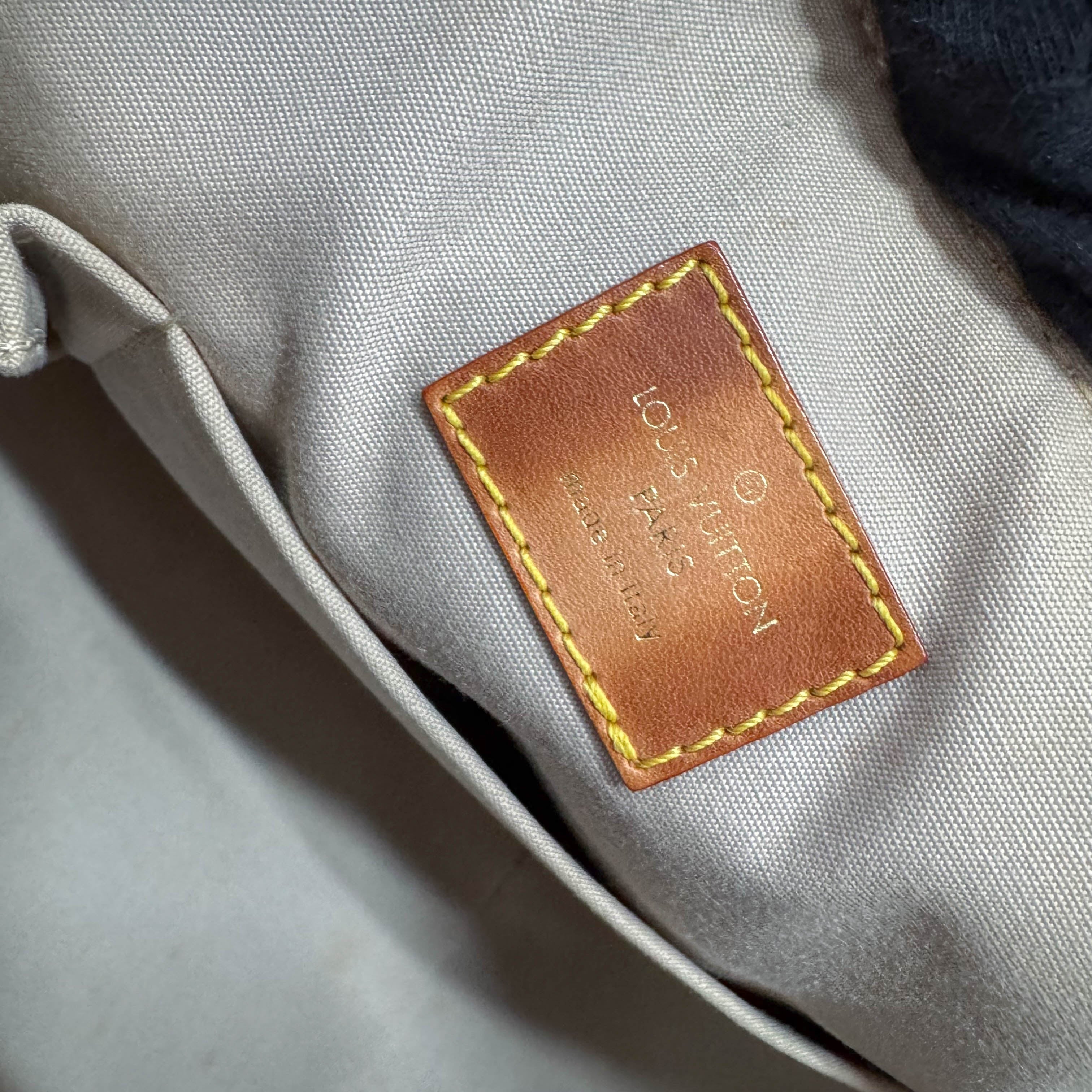 Bllevue Mirror World Gold Coated Canvas