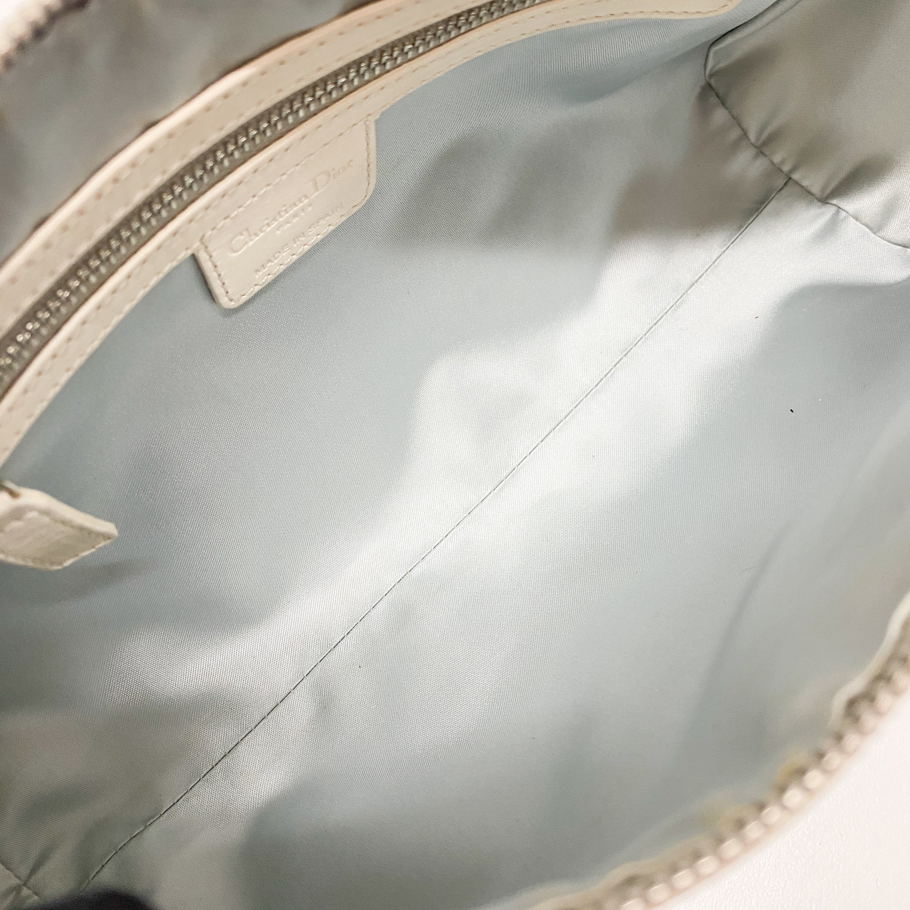 Romantique White Trotter Shoulder Bag