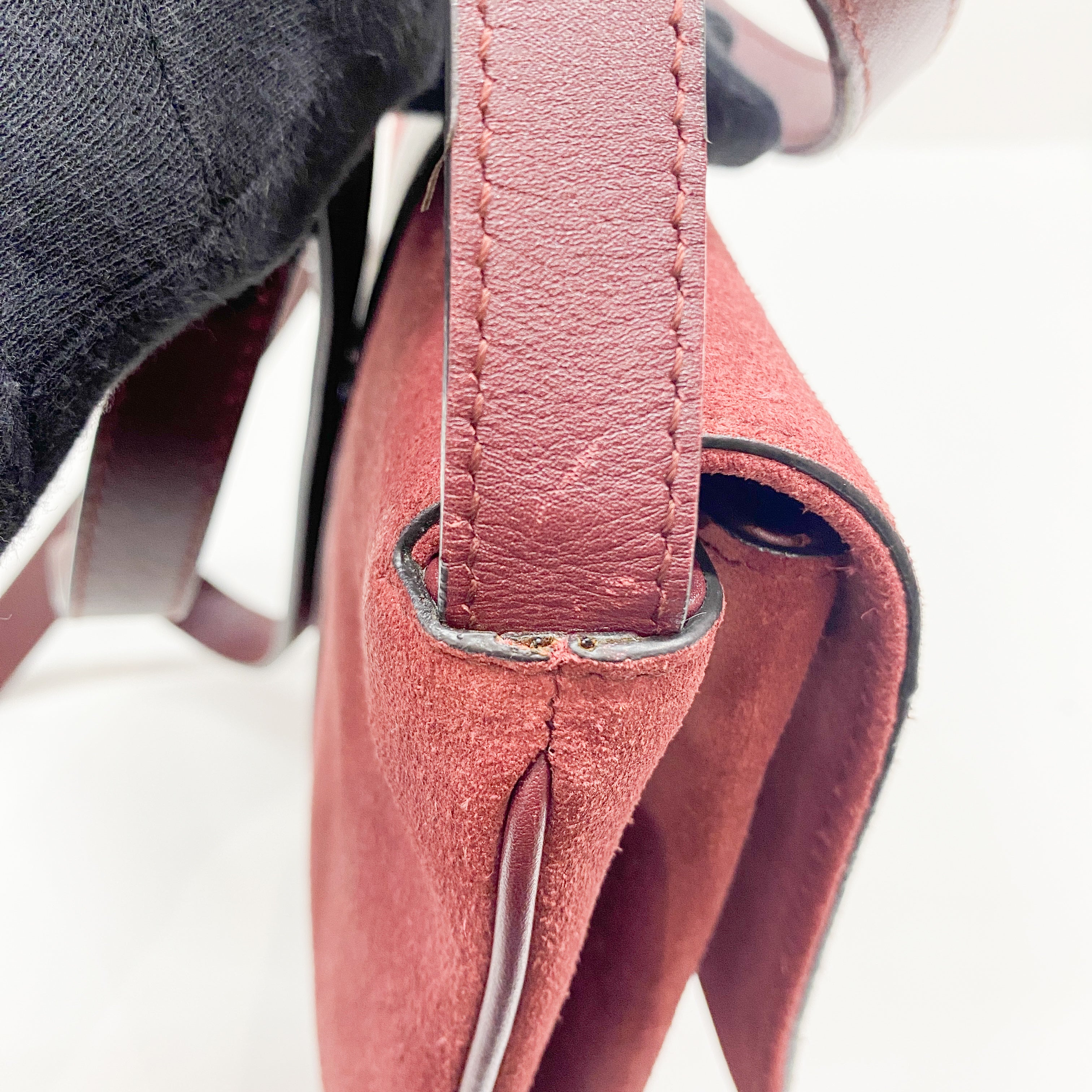 GG Marmont Red Suede Shoulder Bag