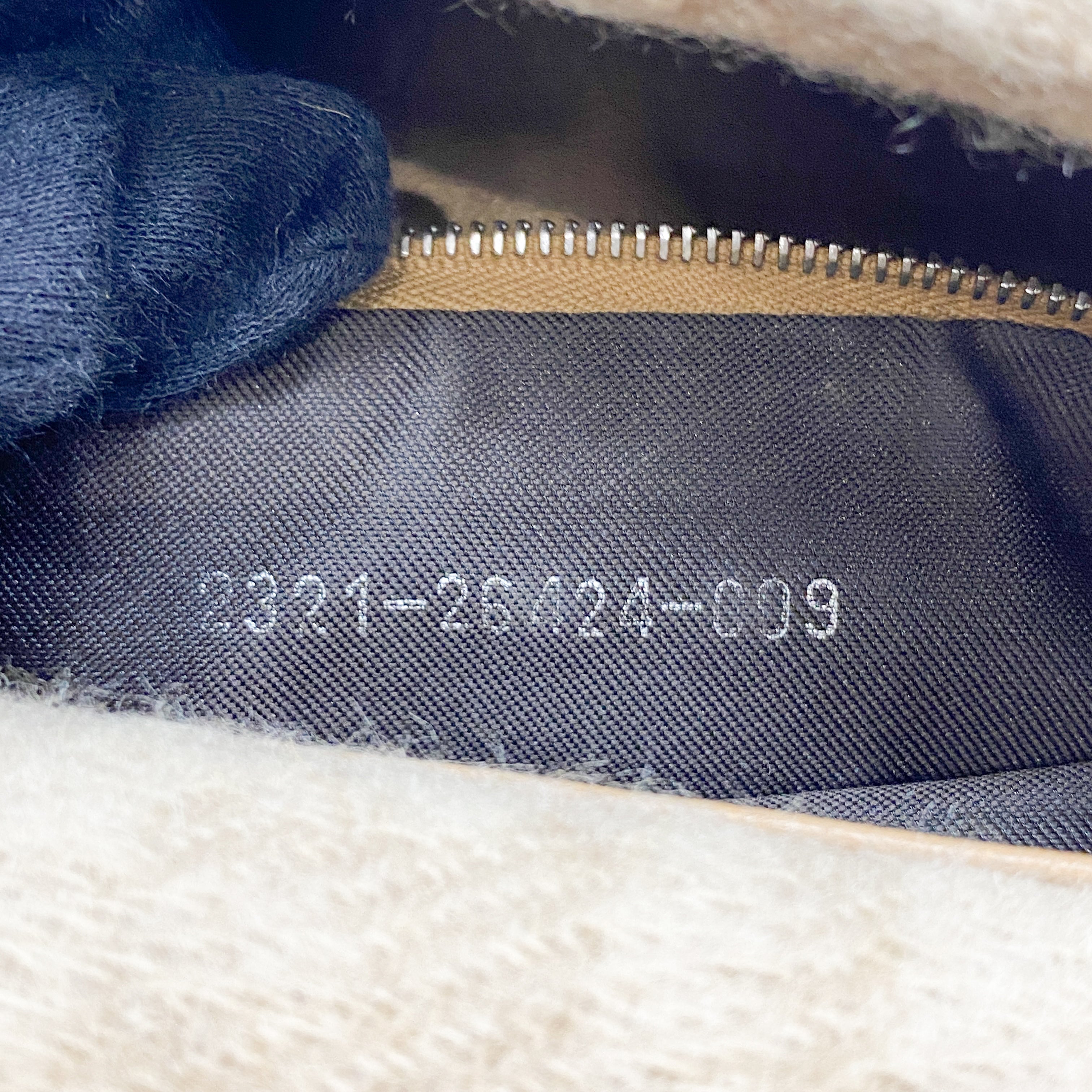 Zucca Baguette Beige Wool Shoulder Bag