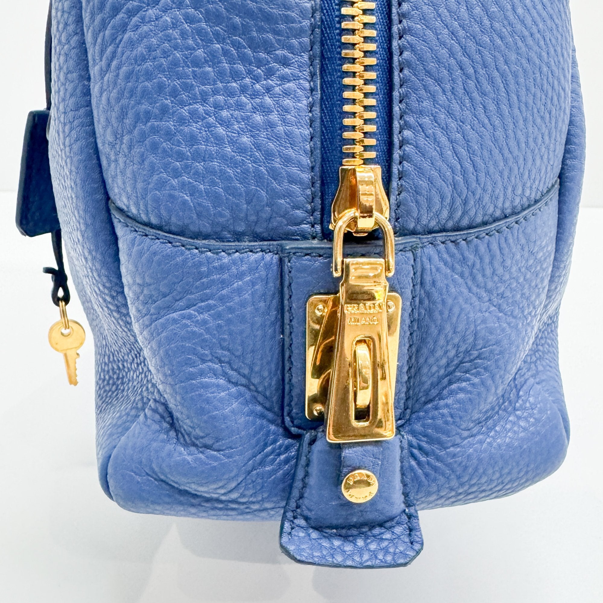 Vatero Dino Tote Bag Handbag Blue Gold Hardware Leather