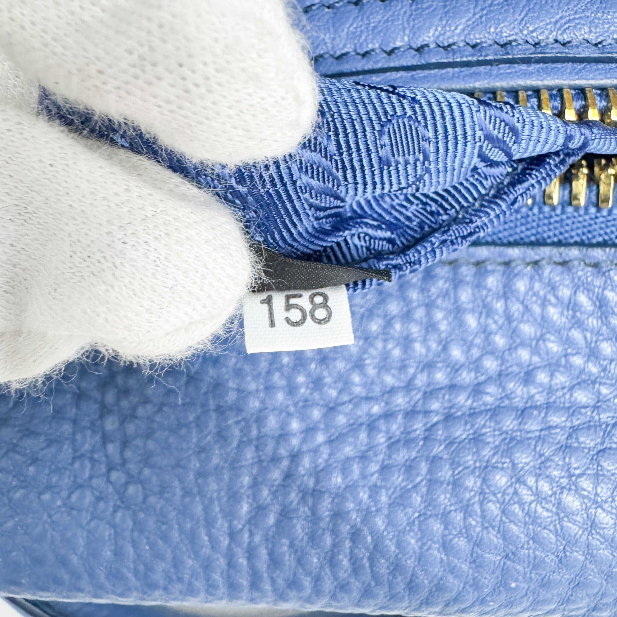 Vatero Dino Tote Bag Handbag Blue Gold Hardware Leather